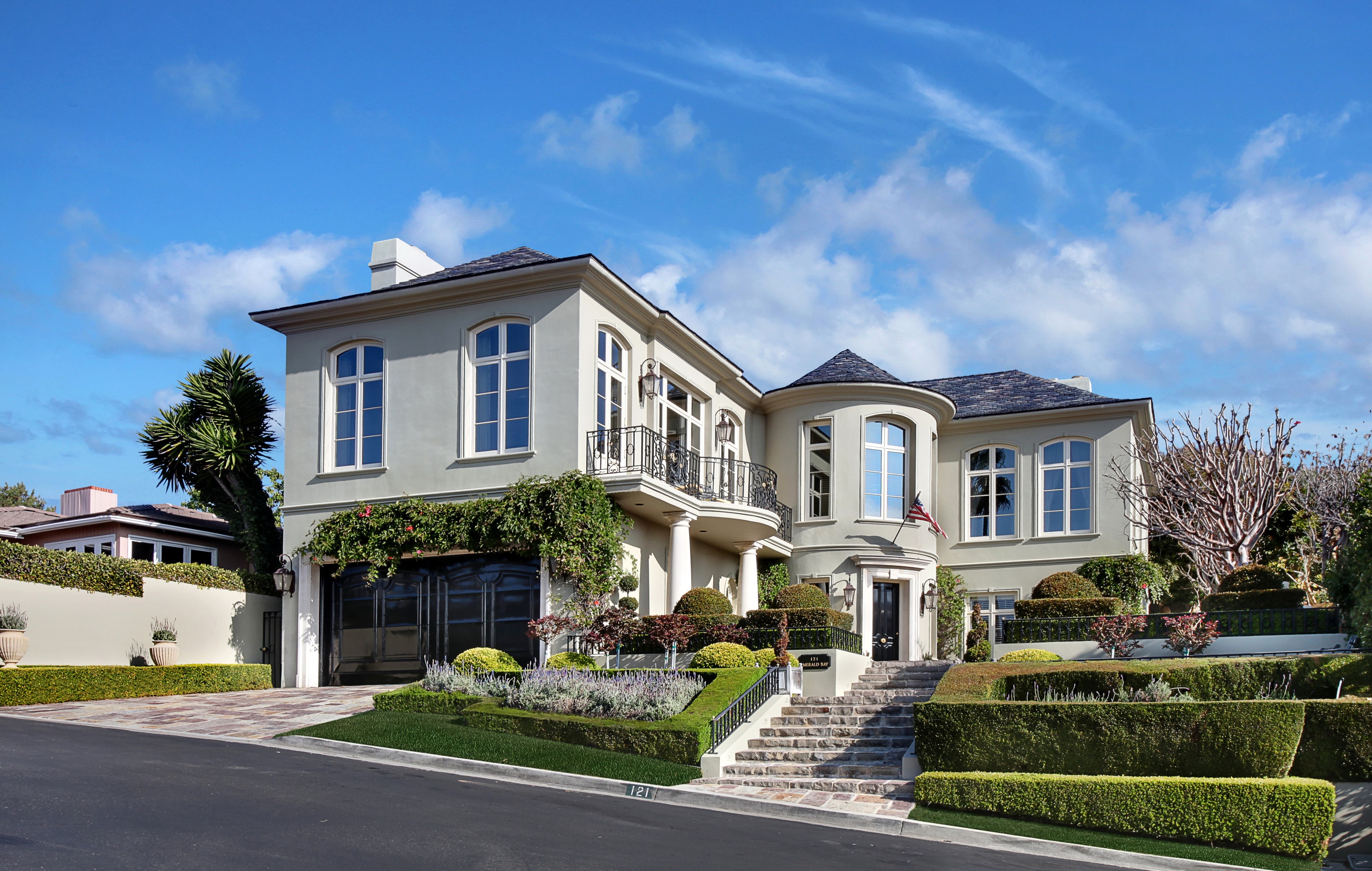 Luxury Mansion with Landscaped Gardens and Driveway HD Wallpaper