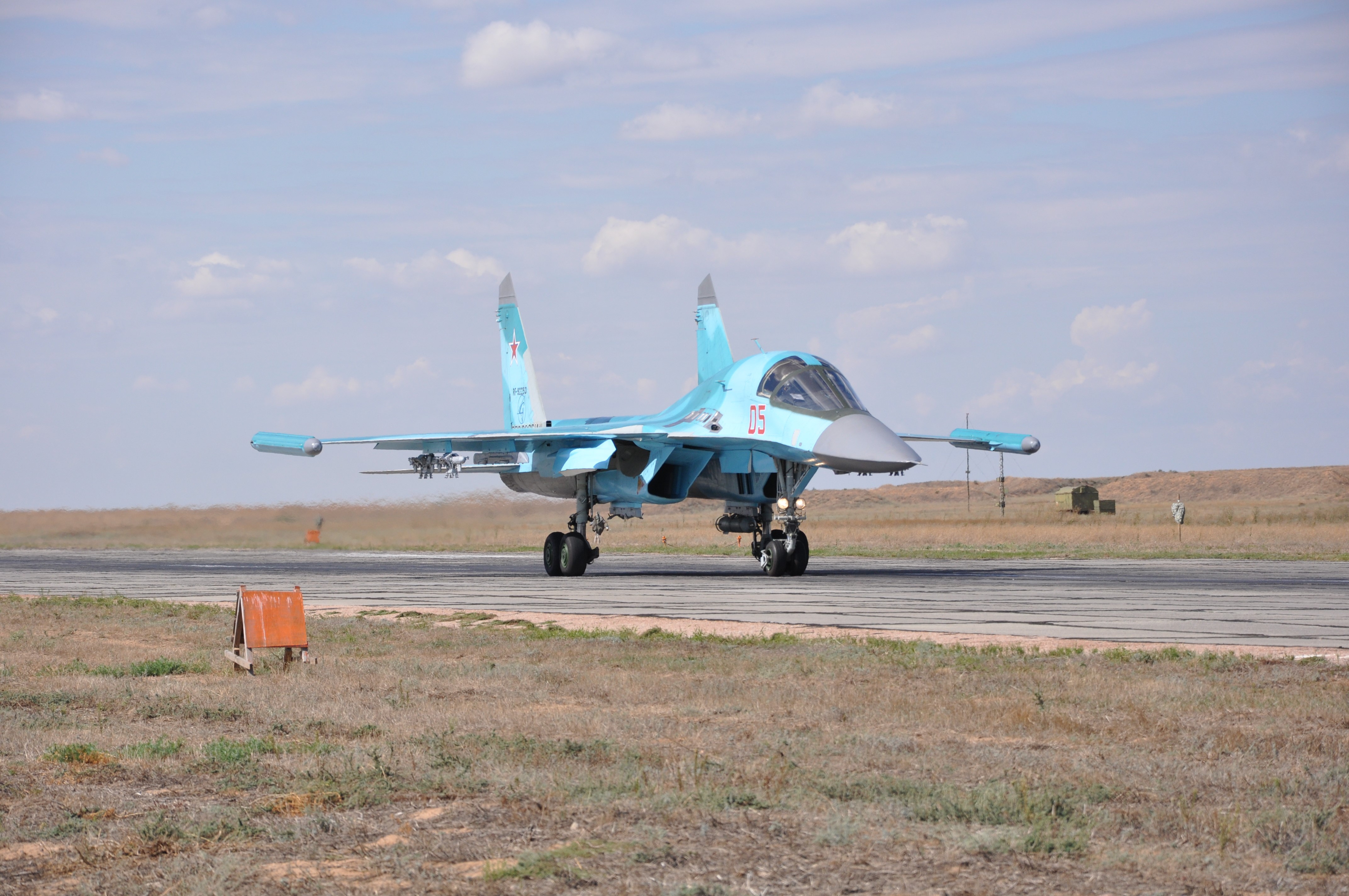 Sukhoi Su-34 Fighter Airplane on Runway HD Wallpaper