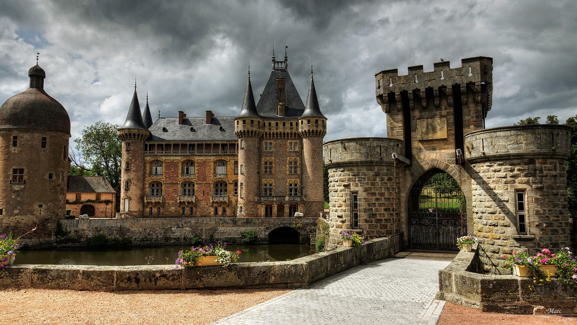 Castle of La Clayette, France HD Wallpaper