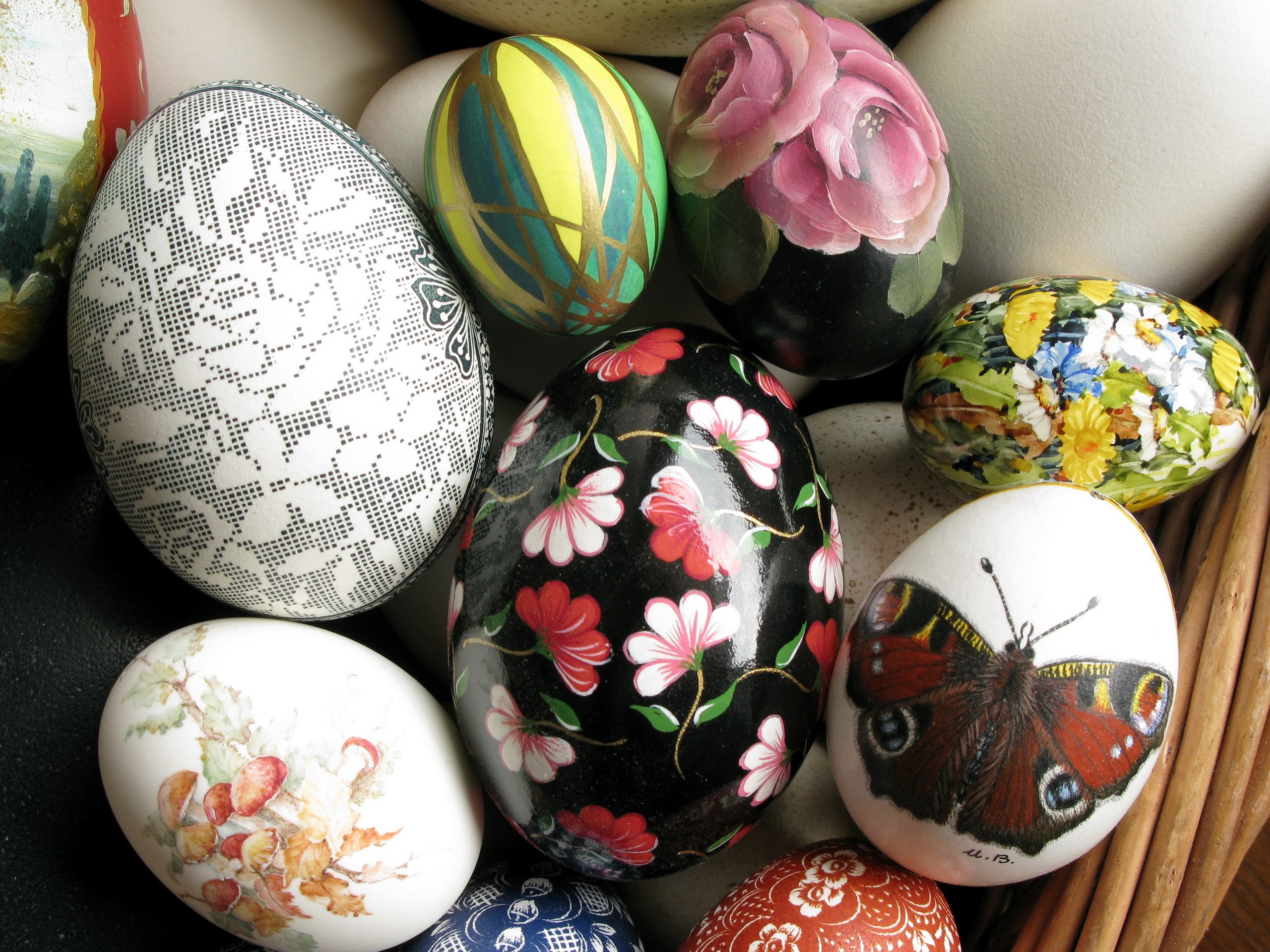 Decorated Easter Eggs with Butterflies and Flowers HD Wallpaper