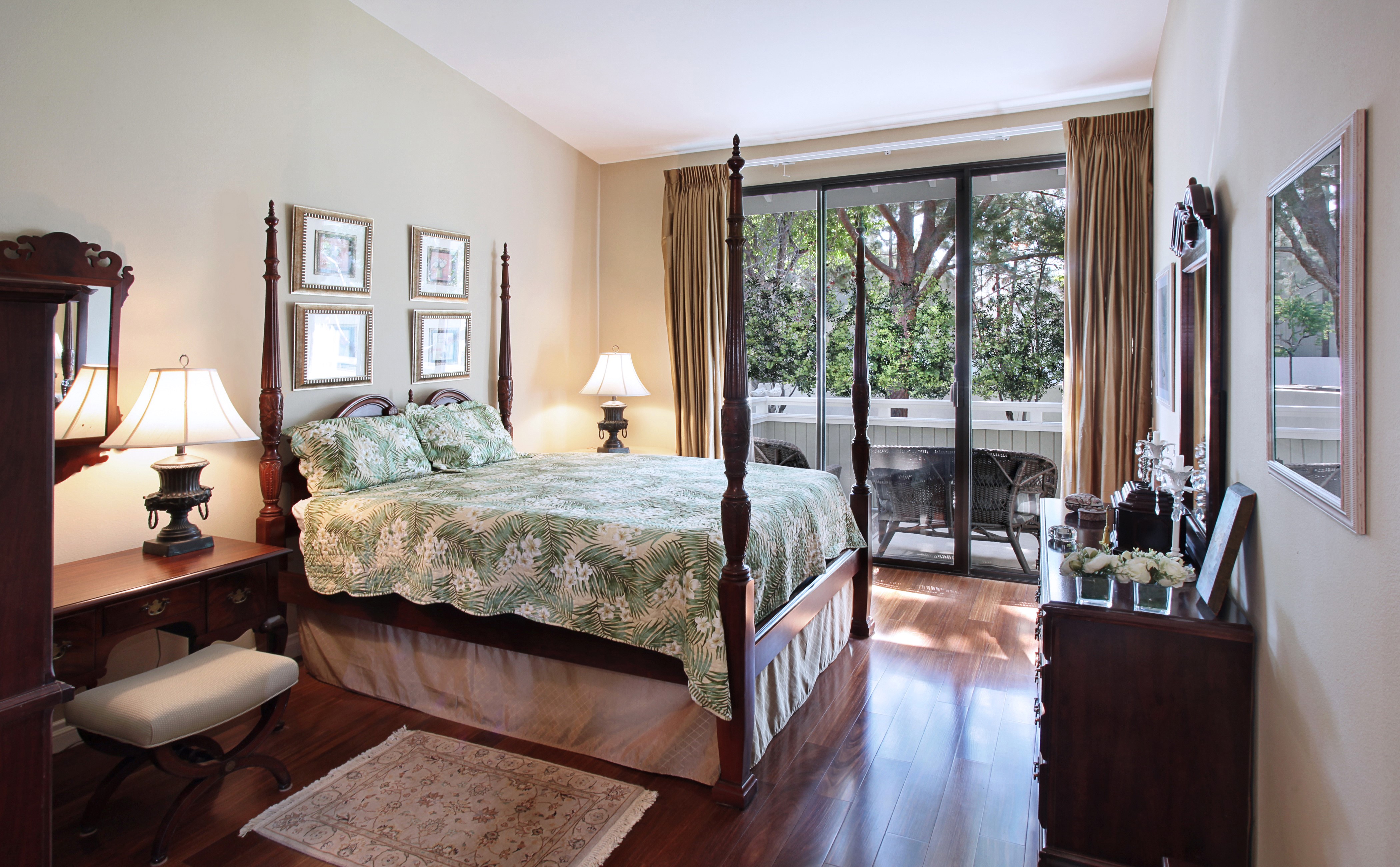 Bedroom with four-poster bed and balcony HD Wallpaper