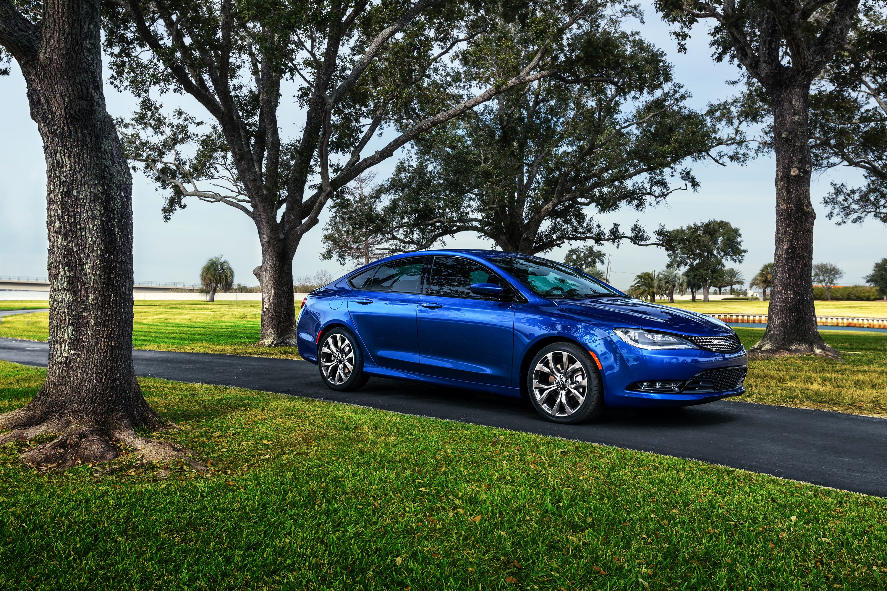 2015 Chrysler 200 S Sedan HD Wallpaper