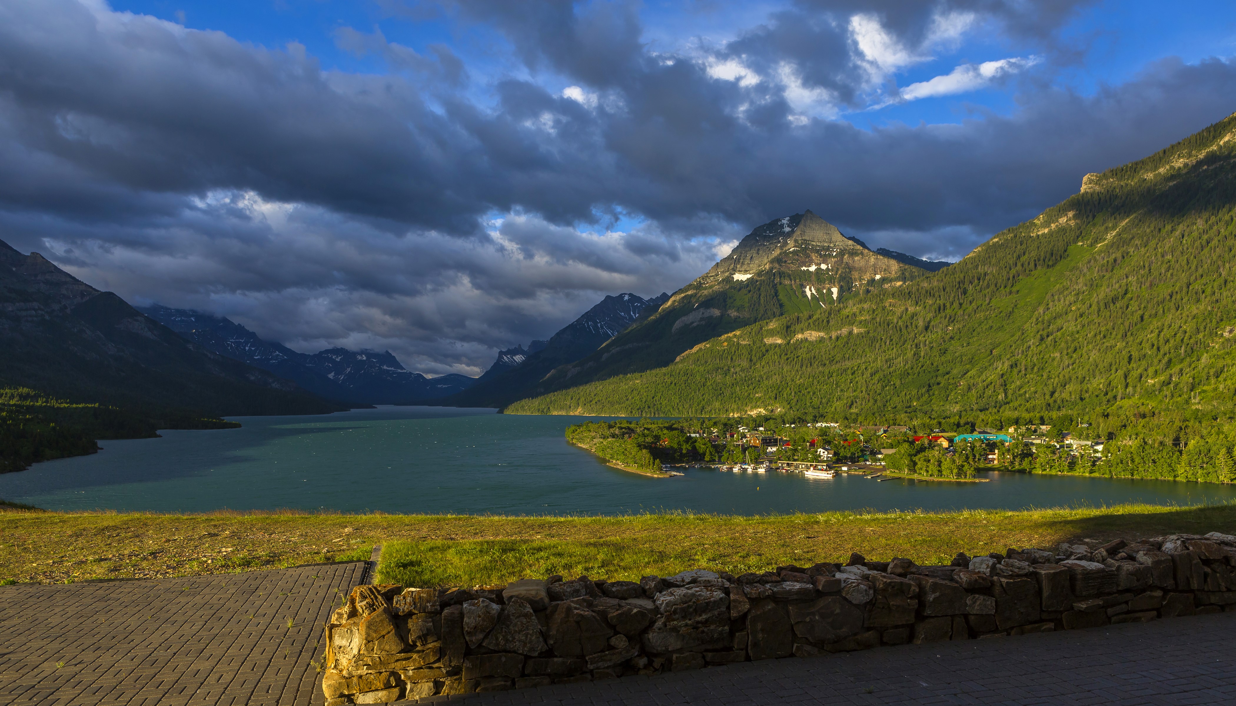 4K Waterton Lakes National Park Scenery Canada Lake Mountains Clouds HD Wallpaper