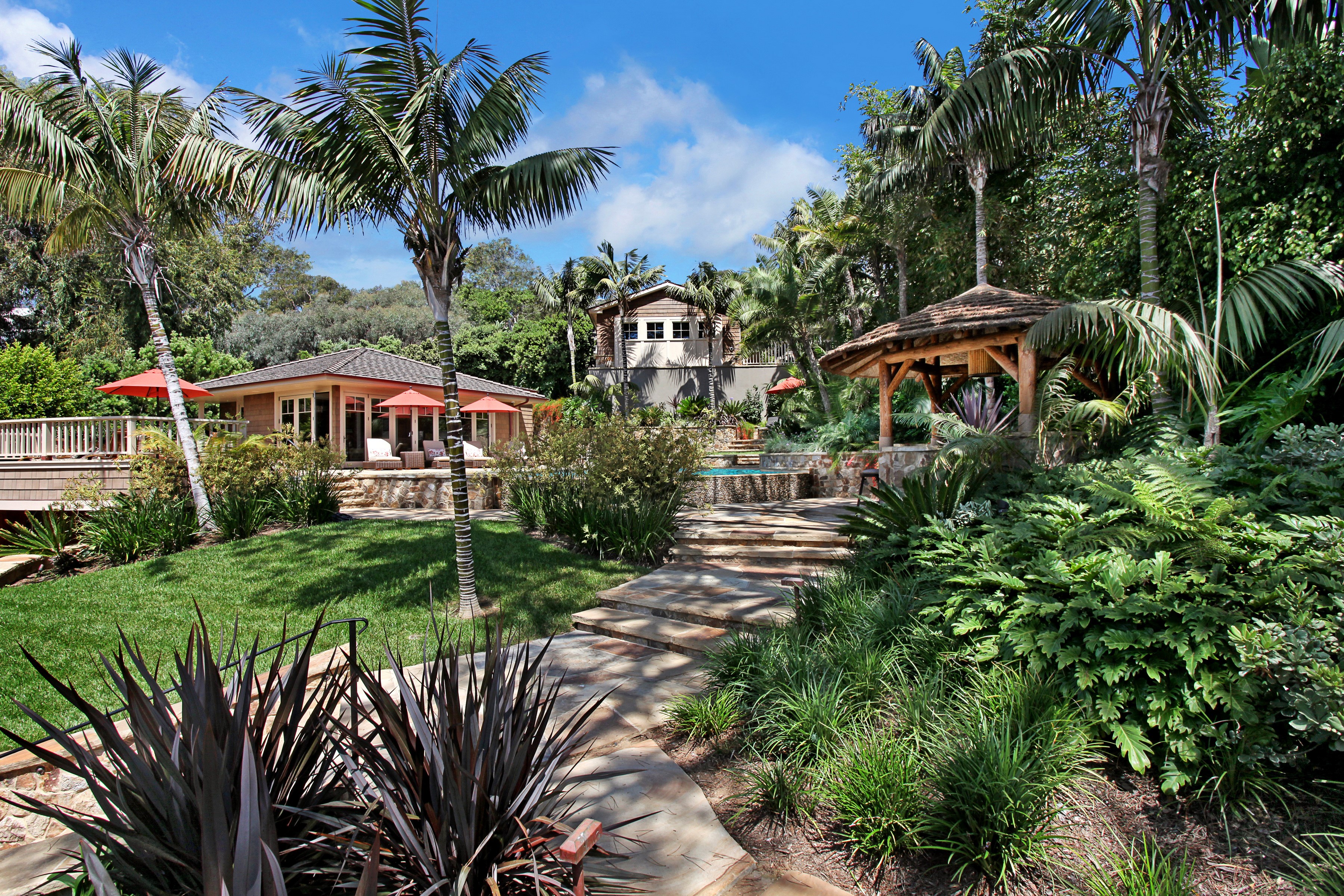 Laguna Beach house with pool and gazebo HD Wallpaper