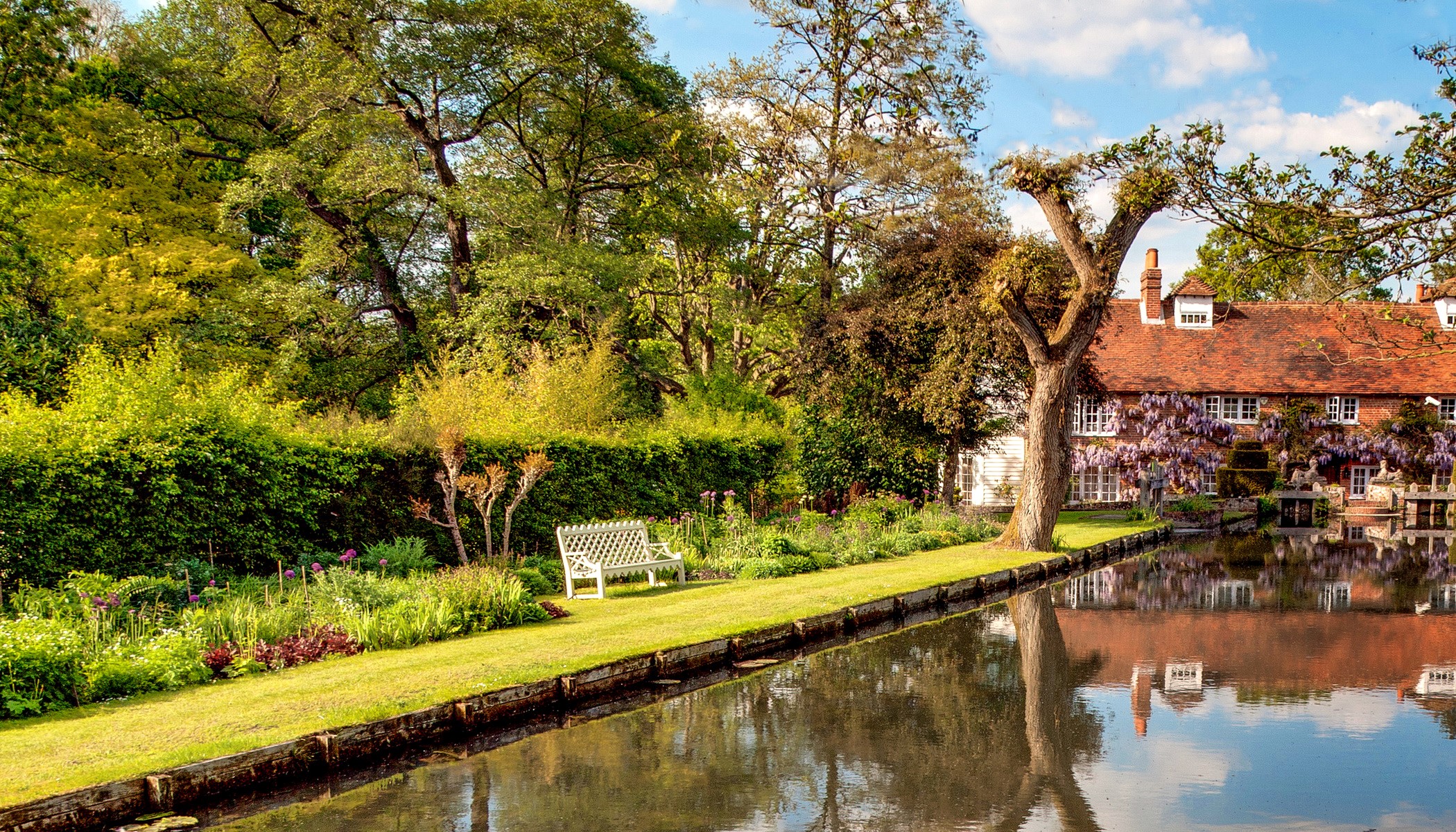 English country house with a pond and garden HD Wallpaper