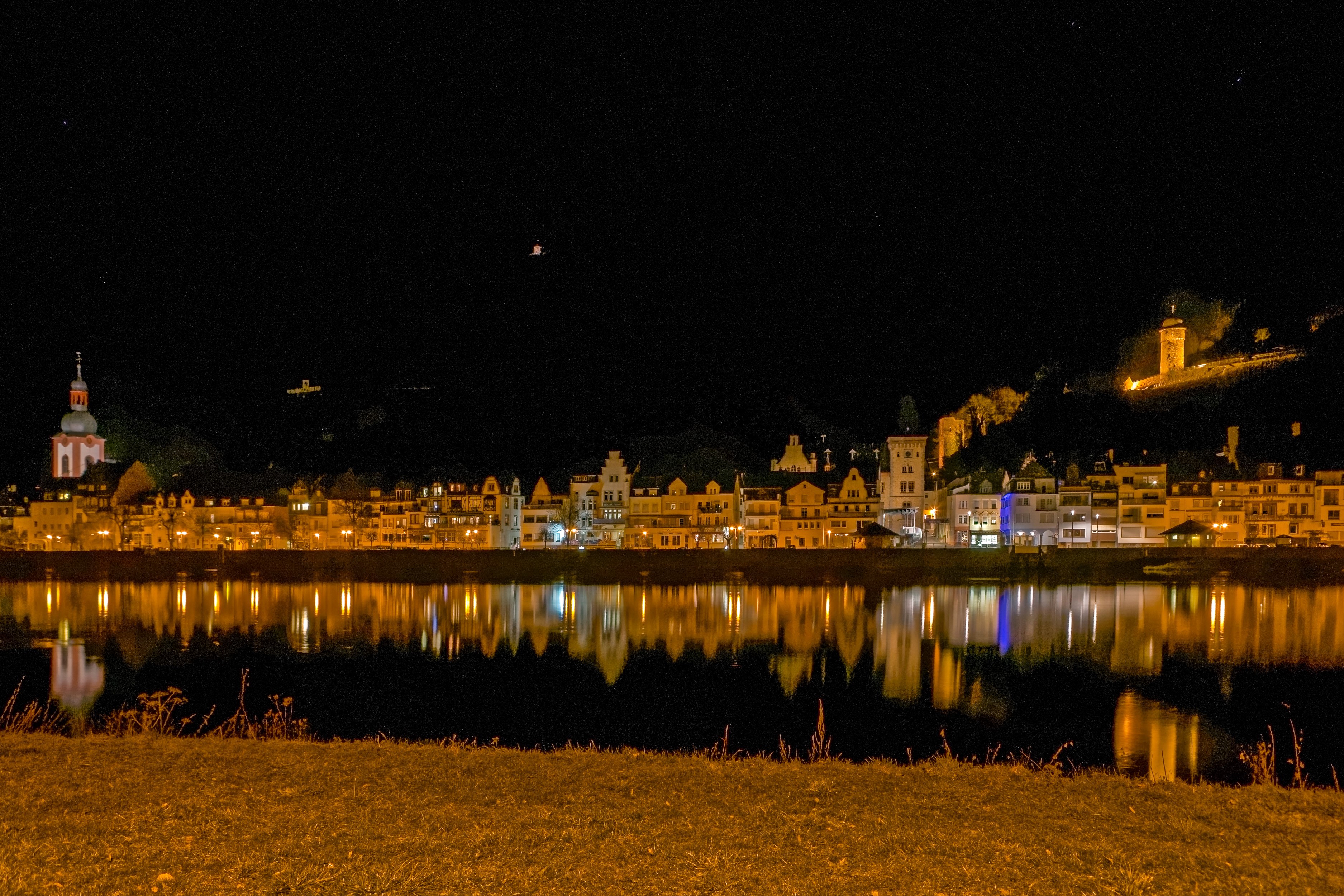 Zell, Germany at night with river reflections HD Wallpaper
