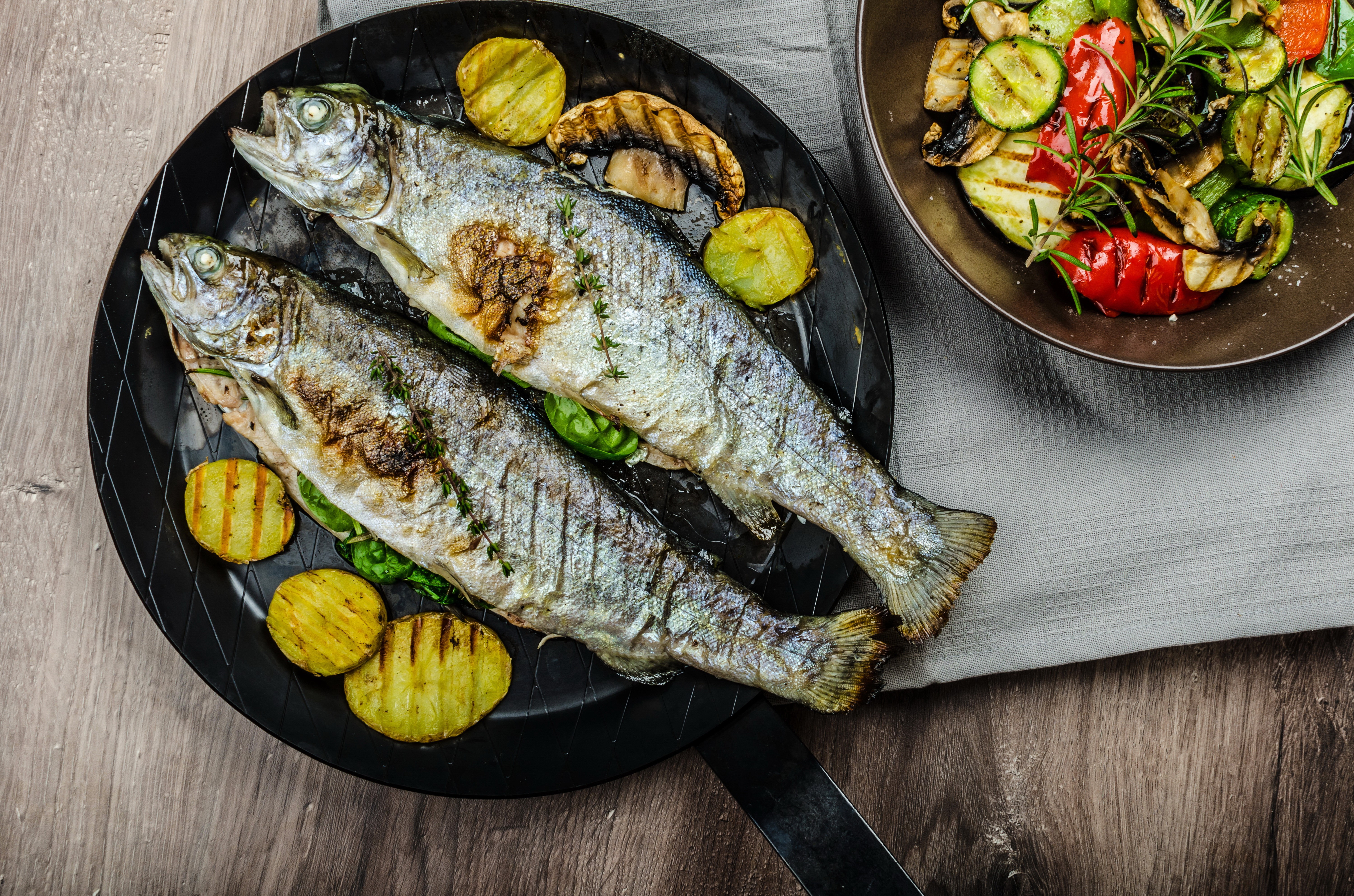 Grilled Trout with Roasted Vegetables HD Wallpaper