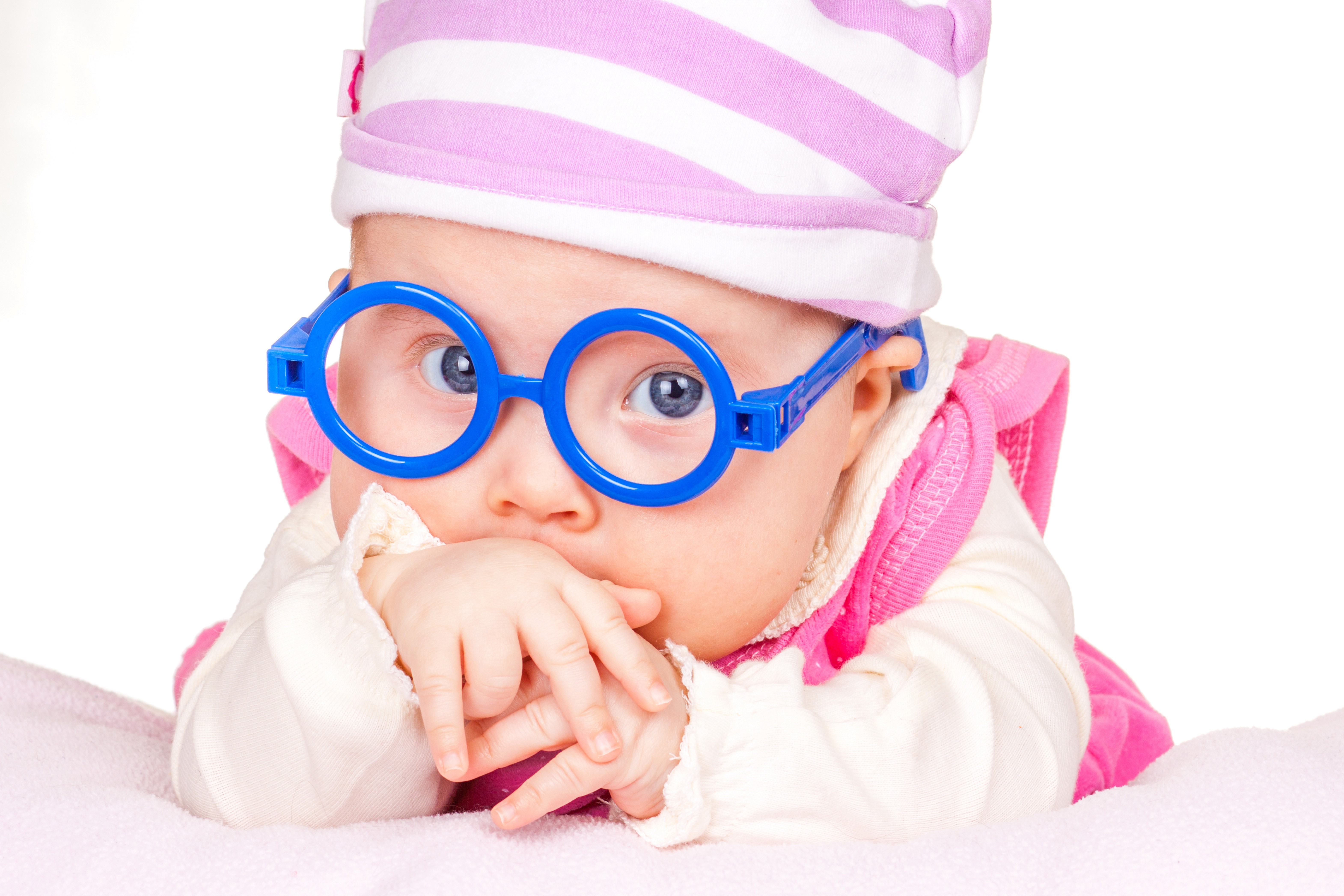 Baby wearing glasses and a hat HD Wallpaper