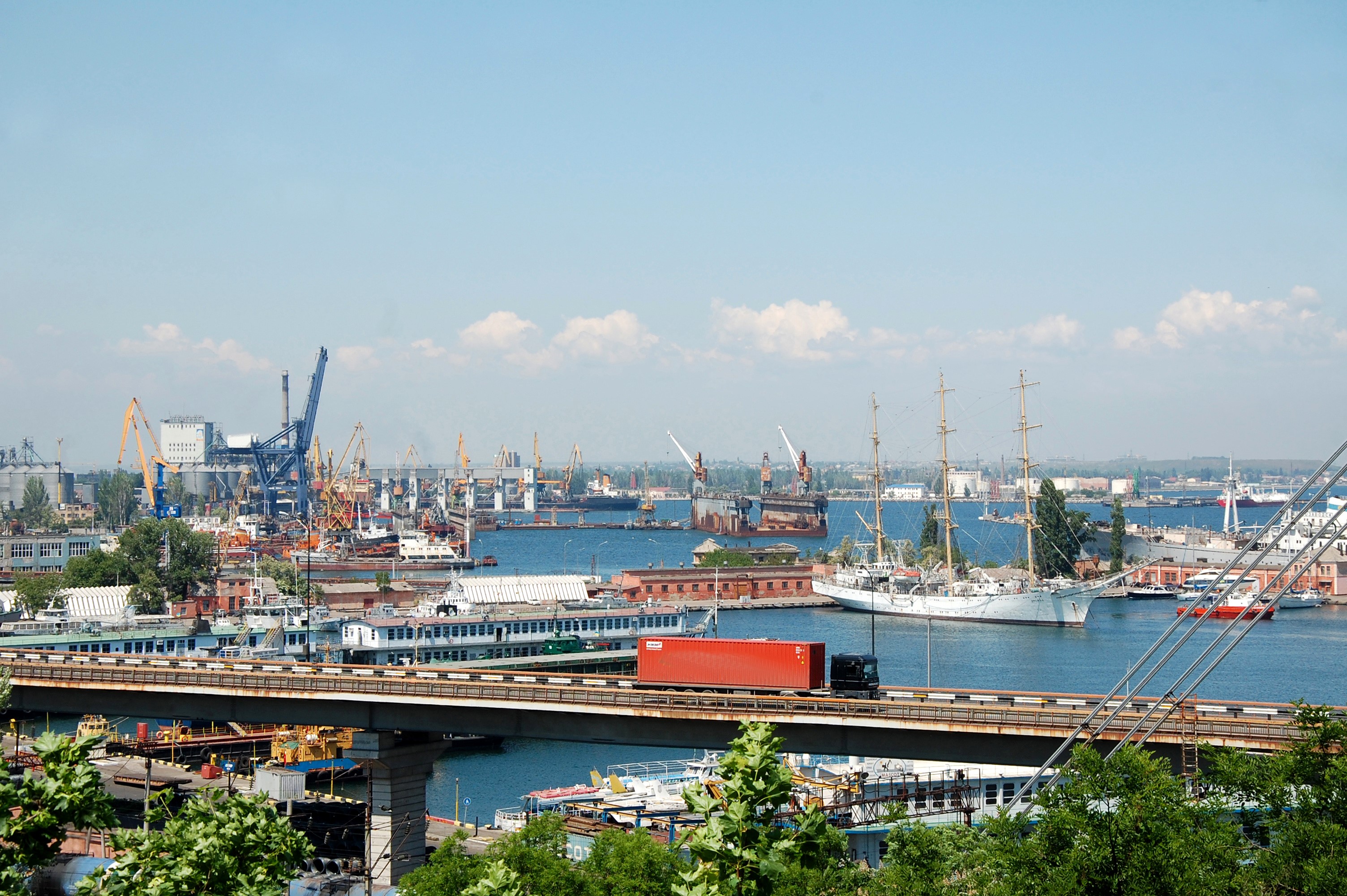 Odessa port with ships and a bridge HD Wallpaper