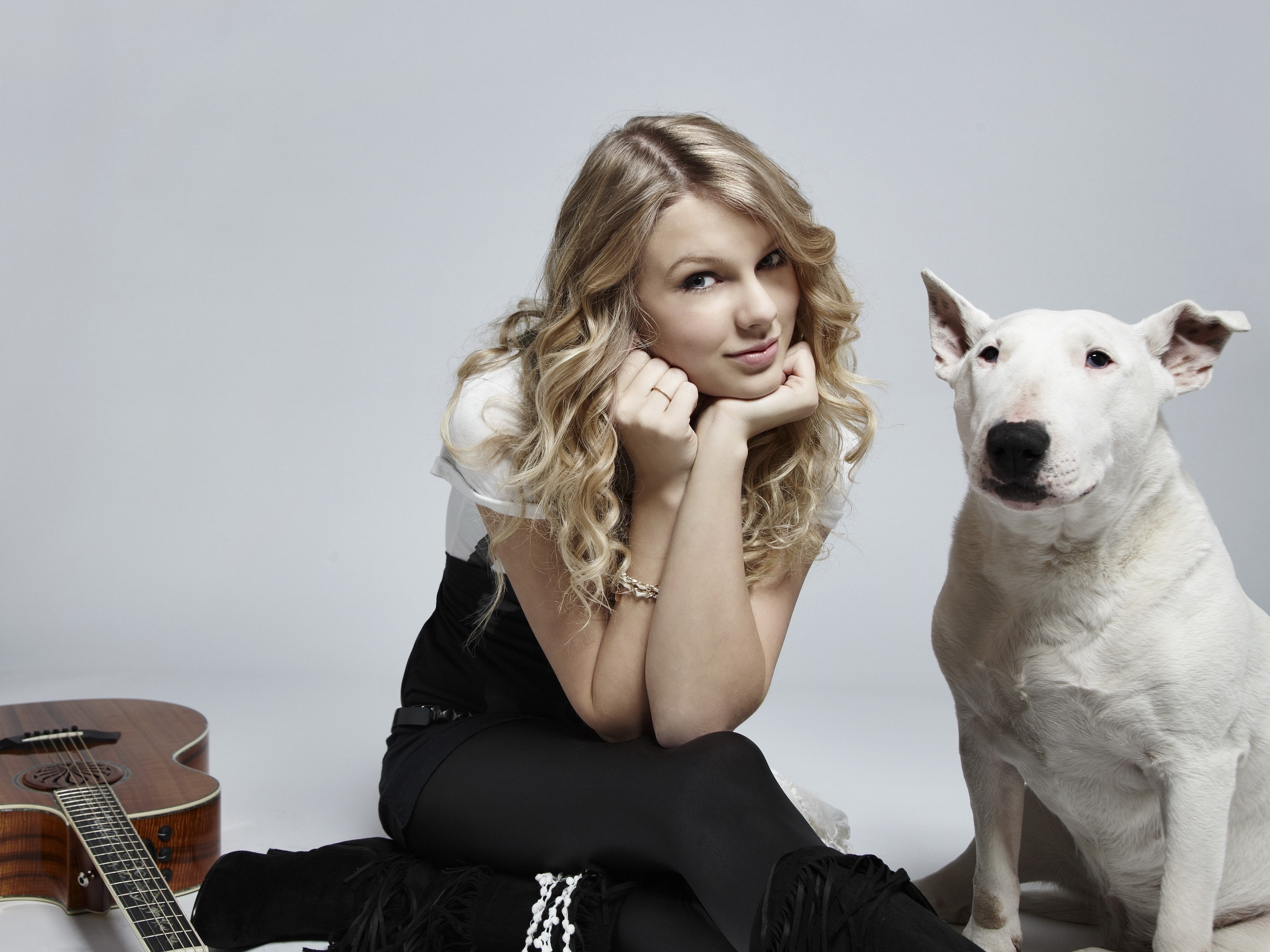 4K Blonde girl with Bull Terrier and Guitar HD Wallpaper