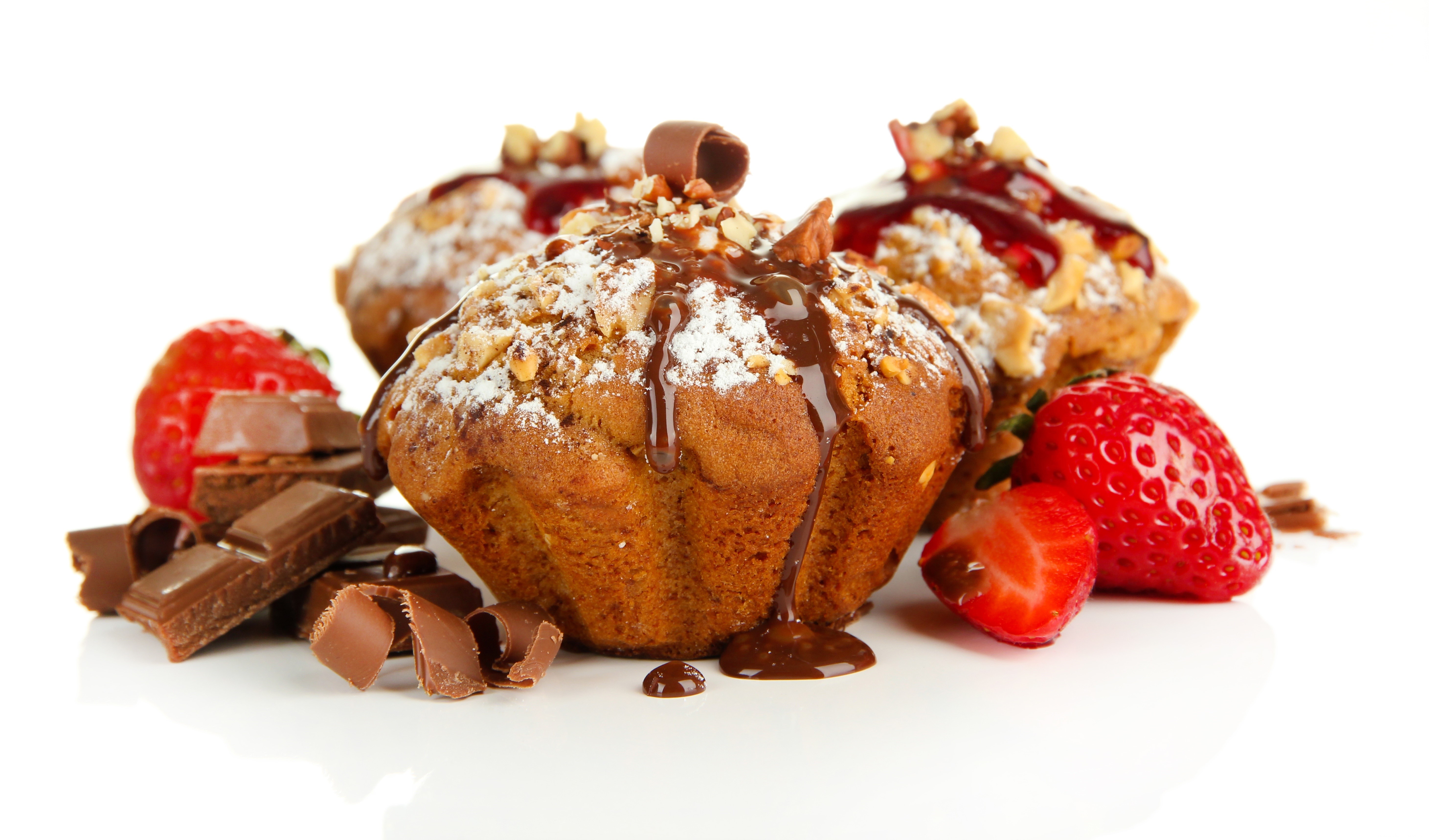 Chocolate Muffins with Strawberries and Chocolate Chunks HD Wallpaper
