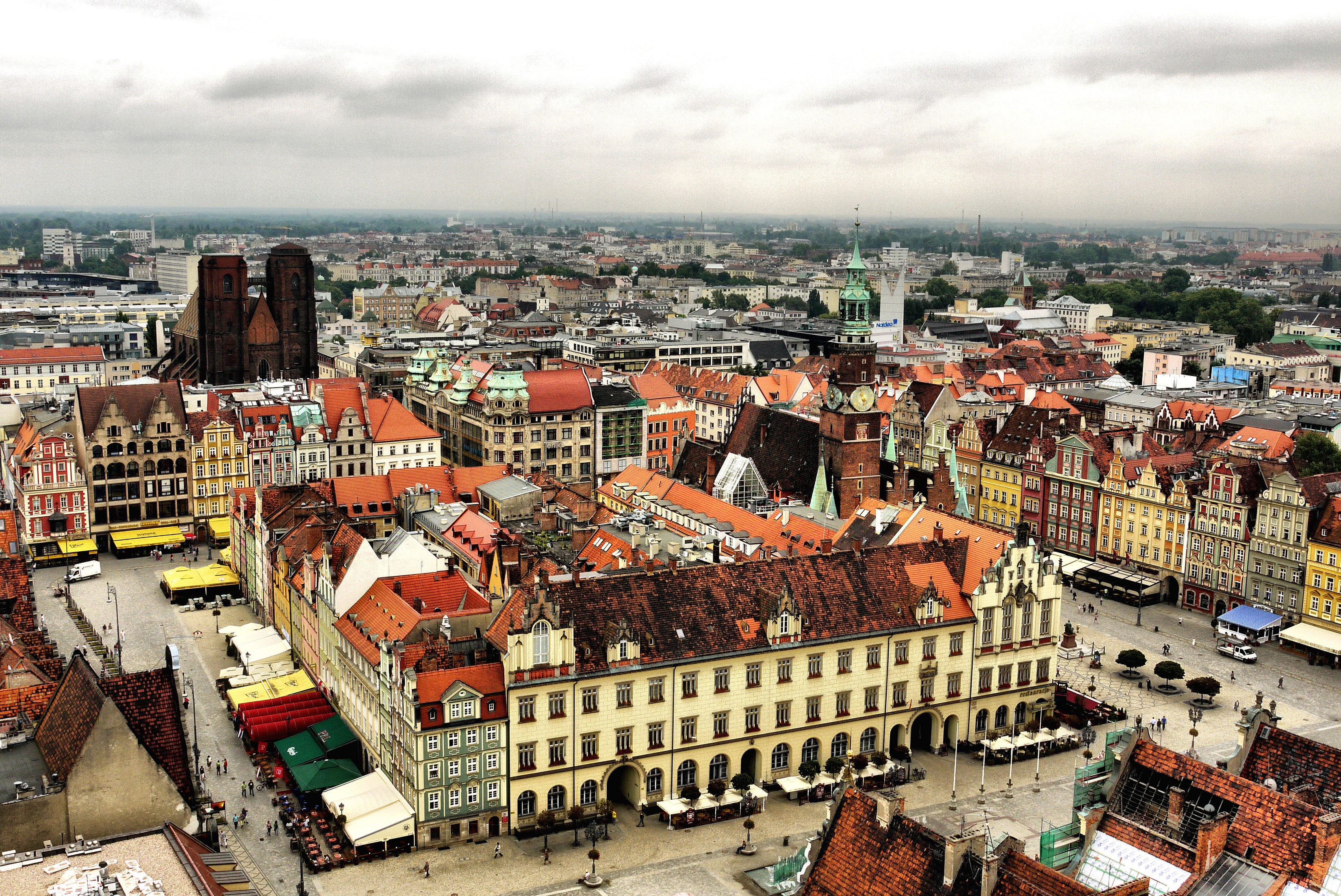 Aerial view of Wroclaw Market Square, Poland HD Wallpaper