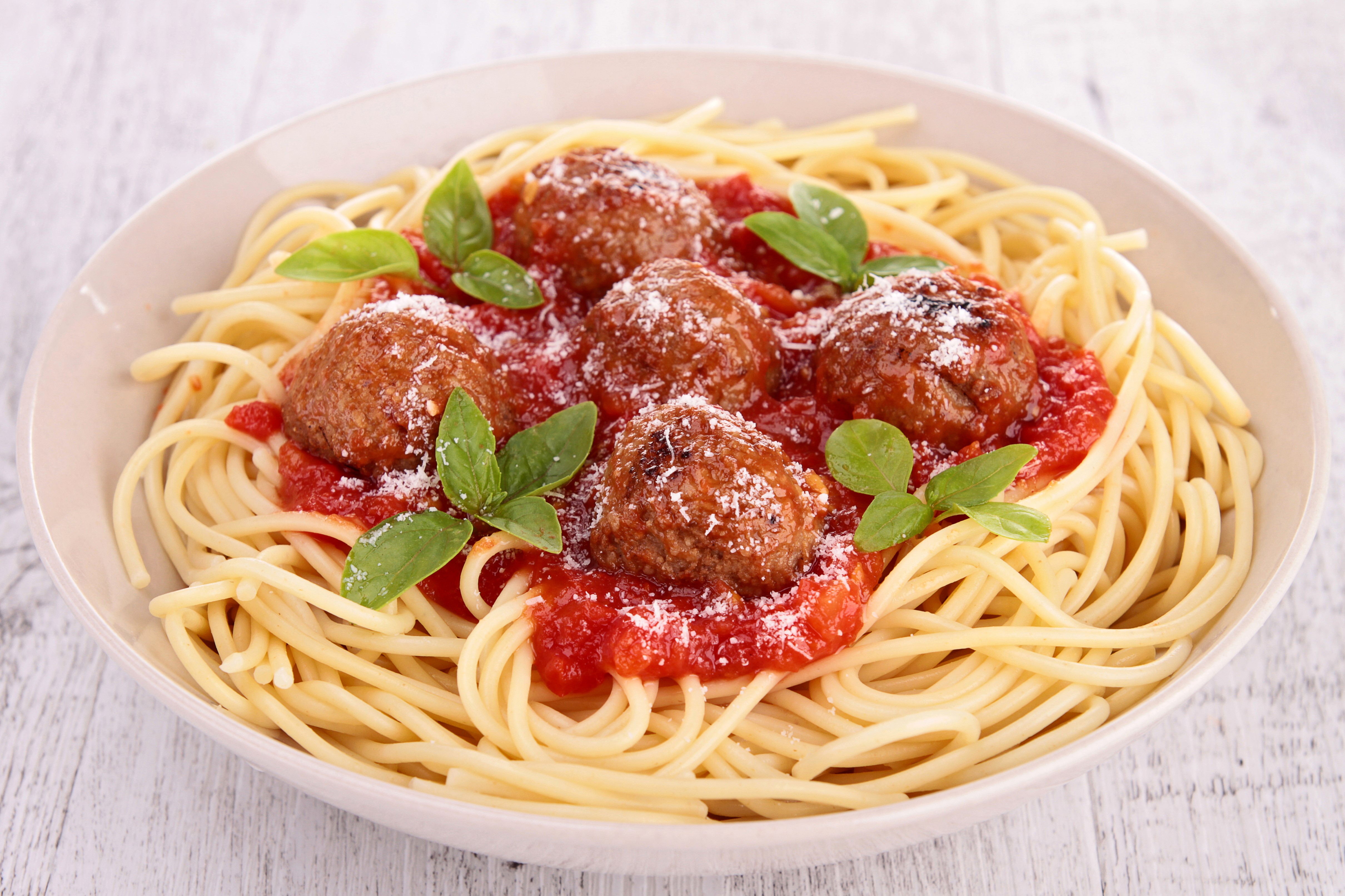 Spaghetti with Meatballs and Tomato Sauce HD Wallpaper