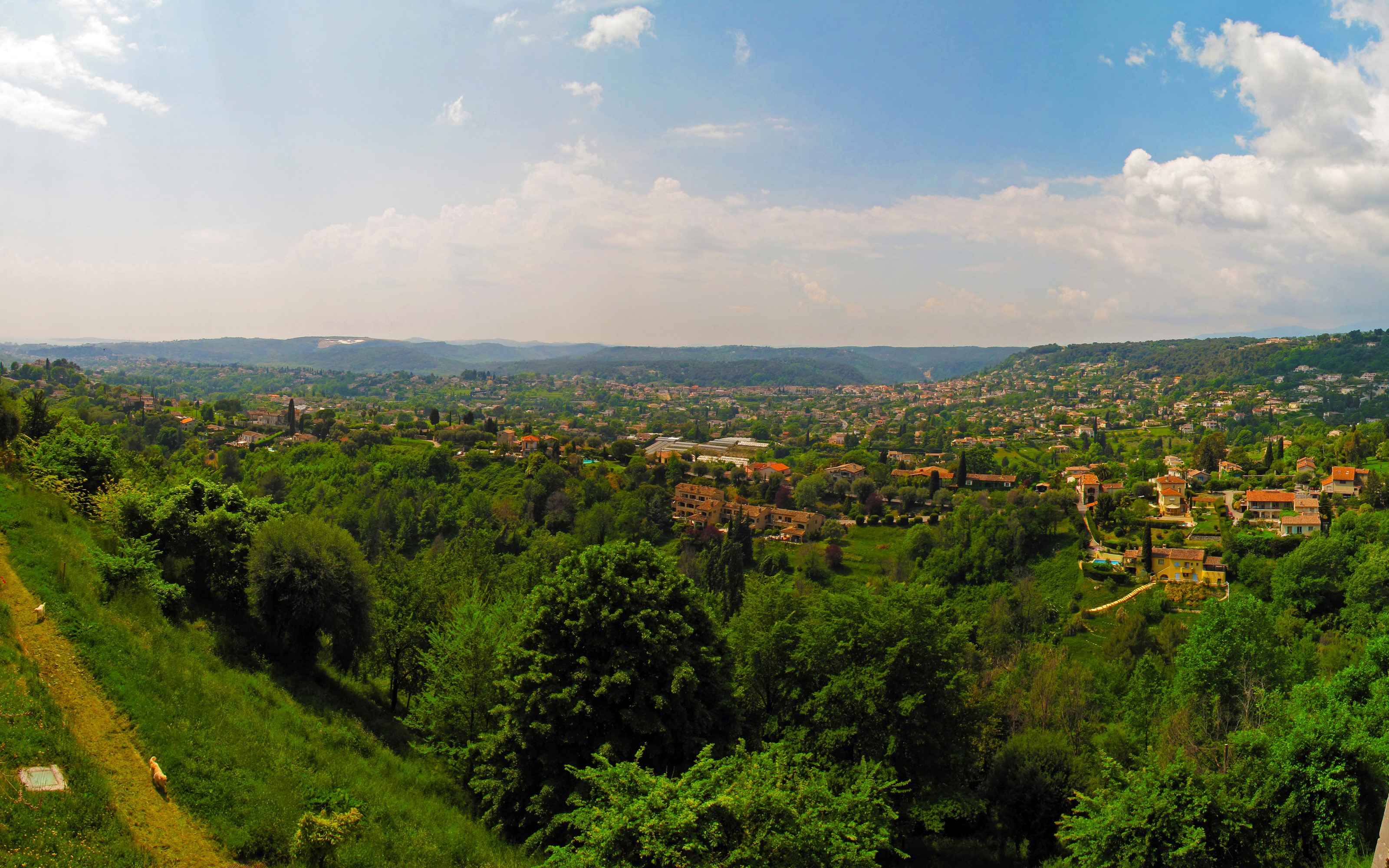 Panoramic view of St. Paul de Vence, France from above HD Wallpaper