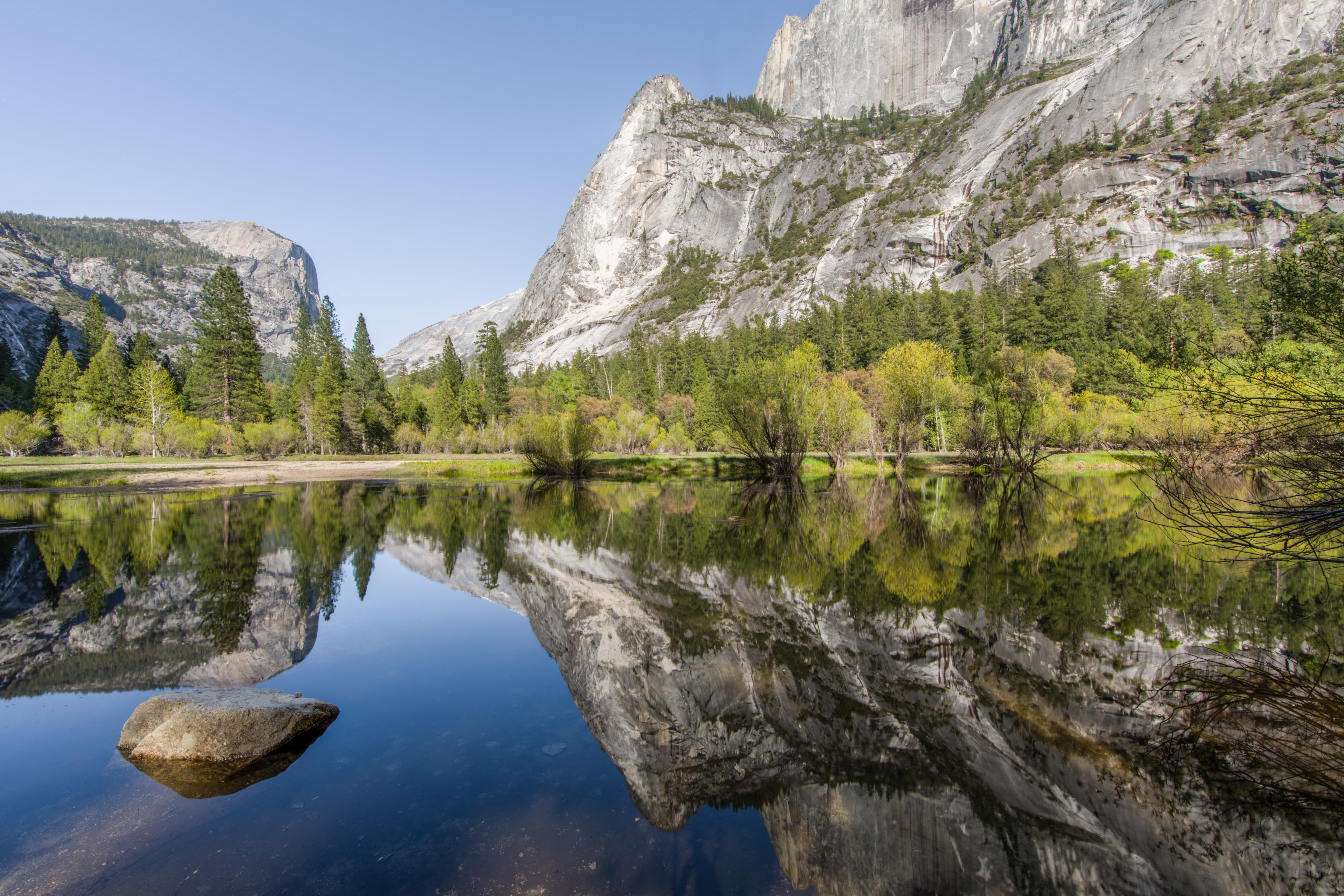 Lake and Mountains Reflection in Yosemite HD Wallpaper