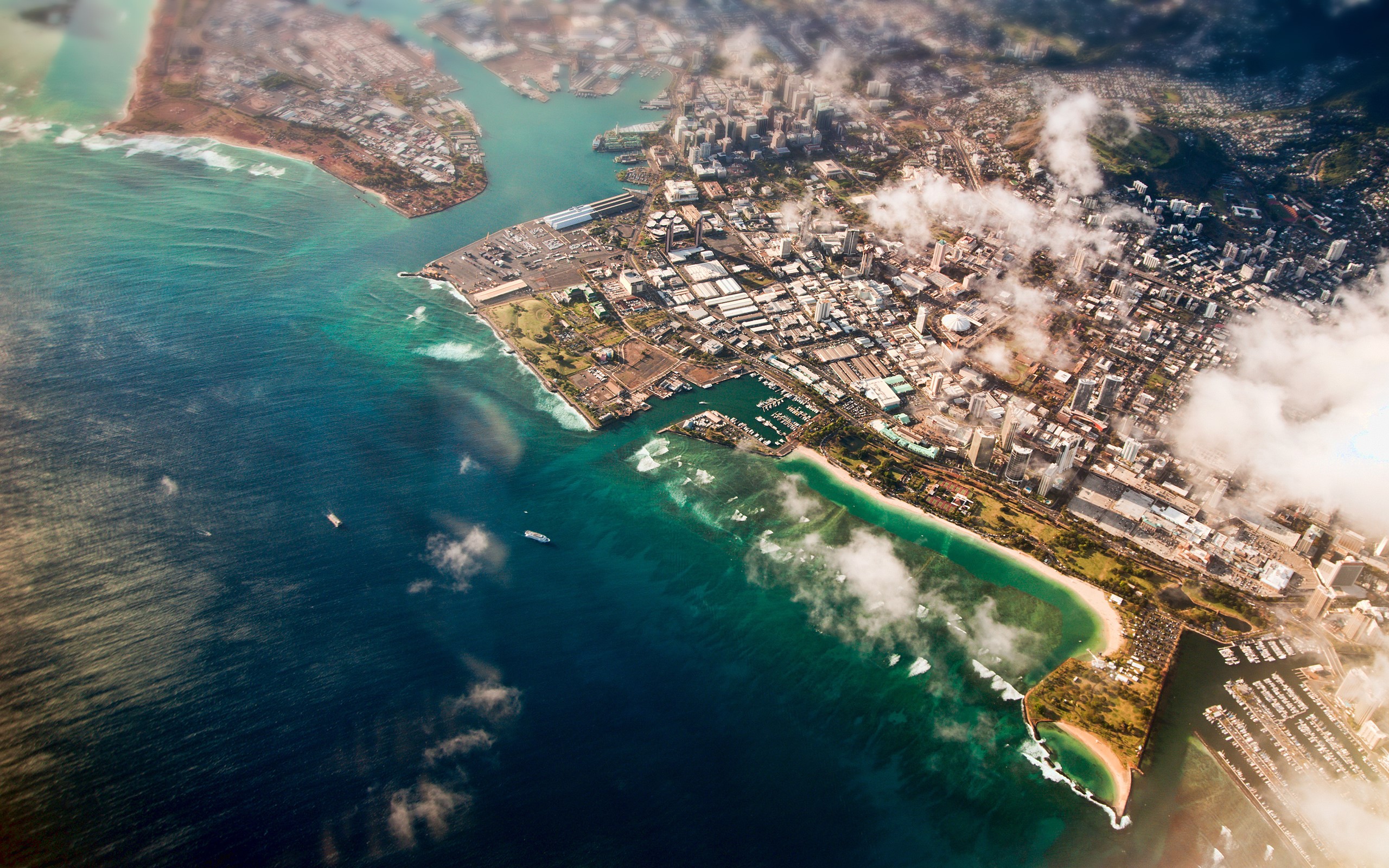 Aerial view of Honolulu, Hawaii coastline and harbor HD Wallpaper