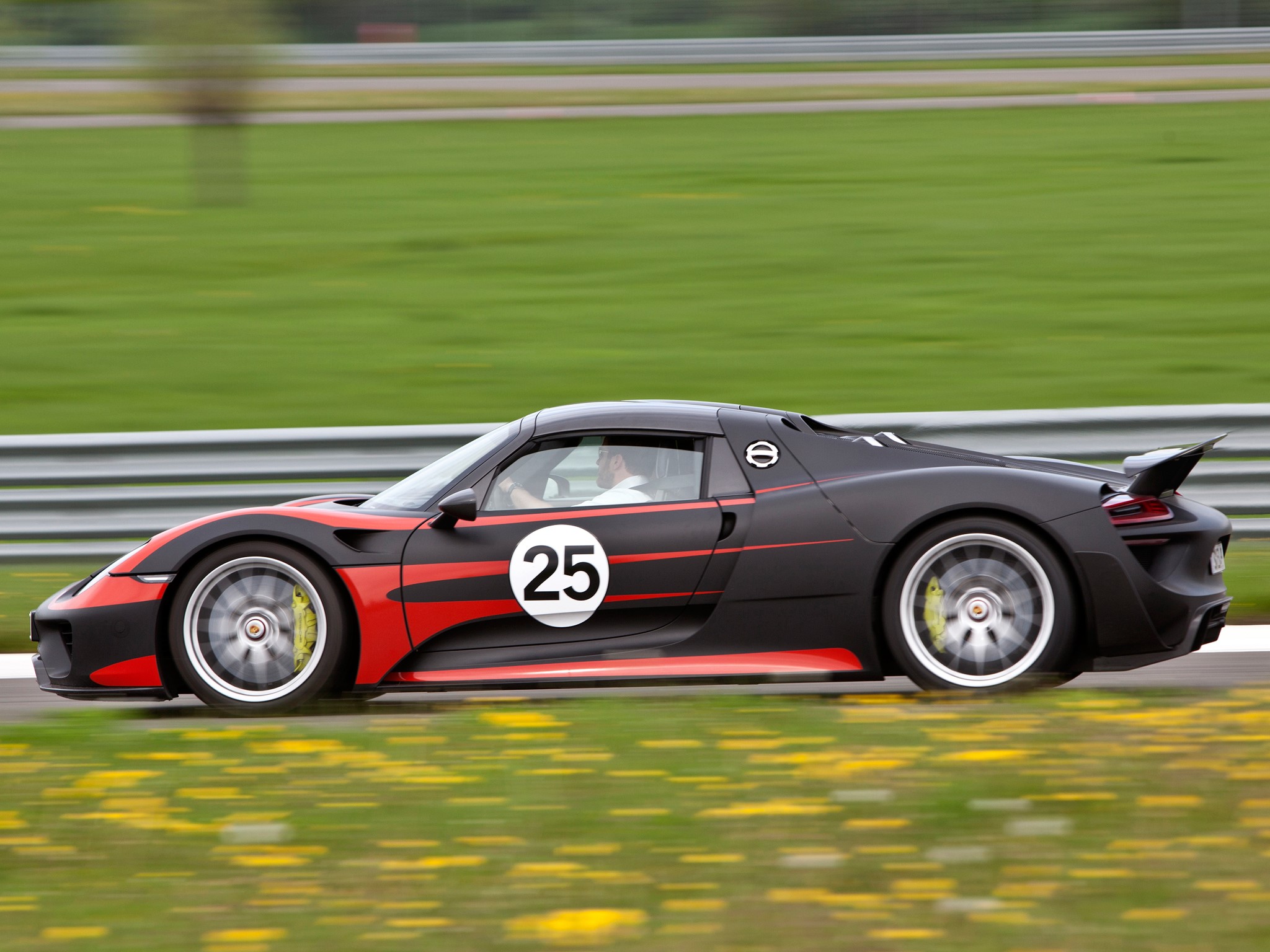 Porsche 918 Prototype race car with number 25 HD Wallpaper