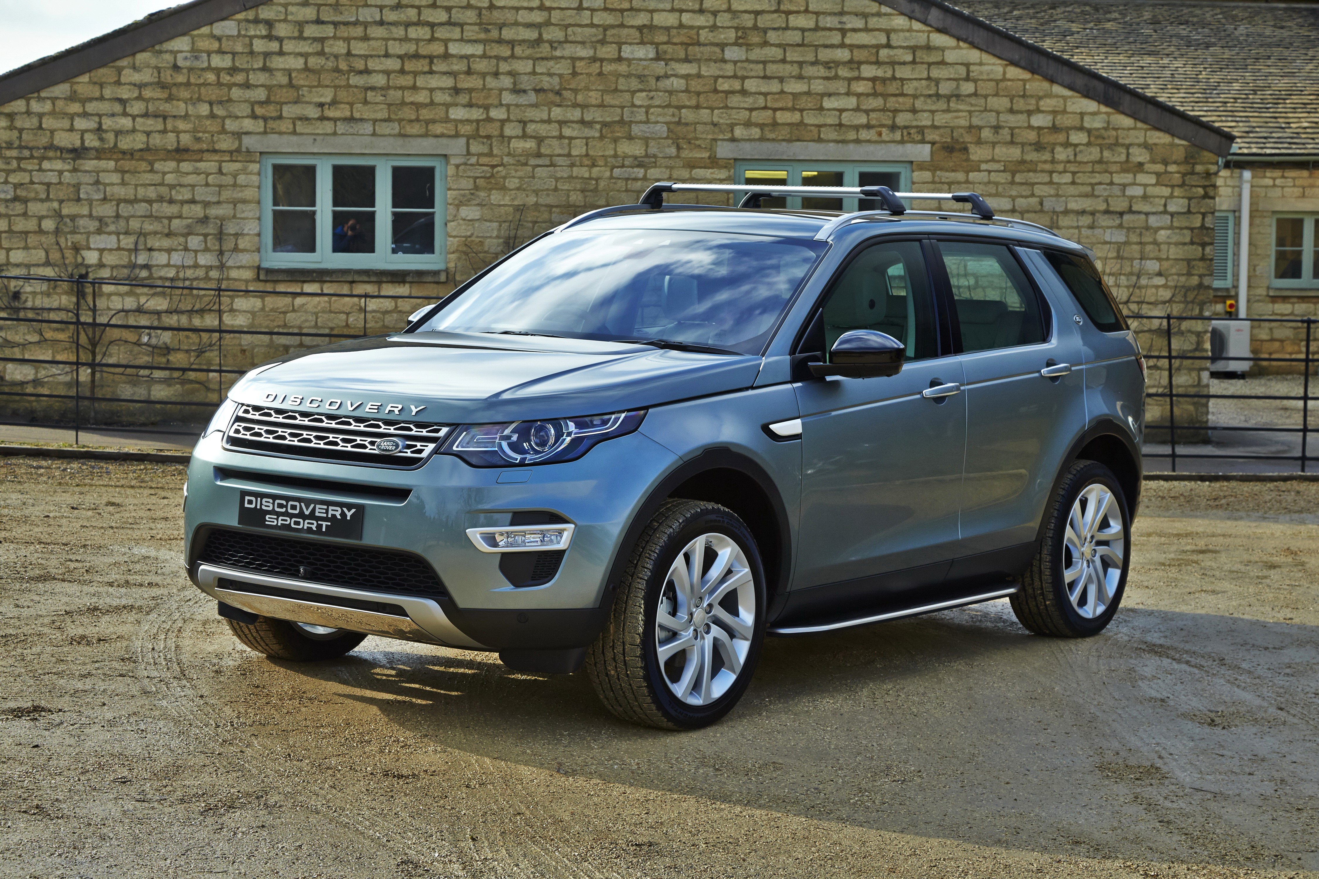 2015 Land Rover Discovery Sport HD Wallpaper