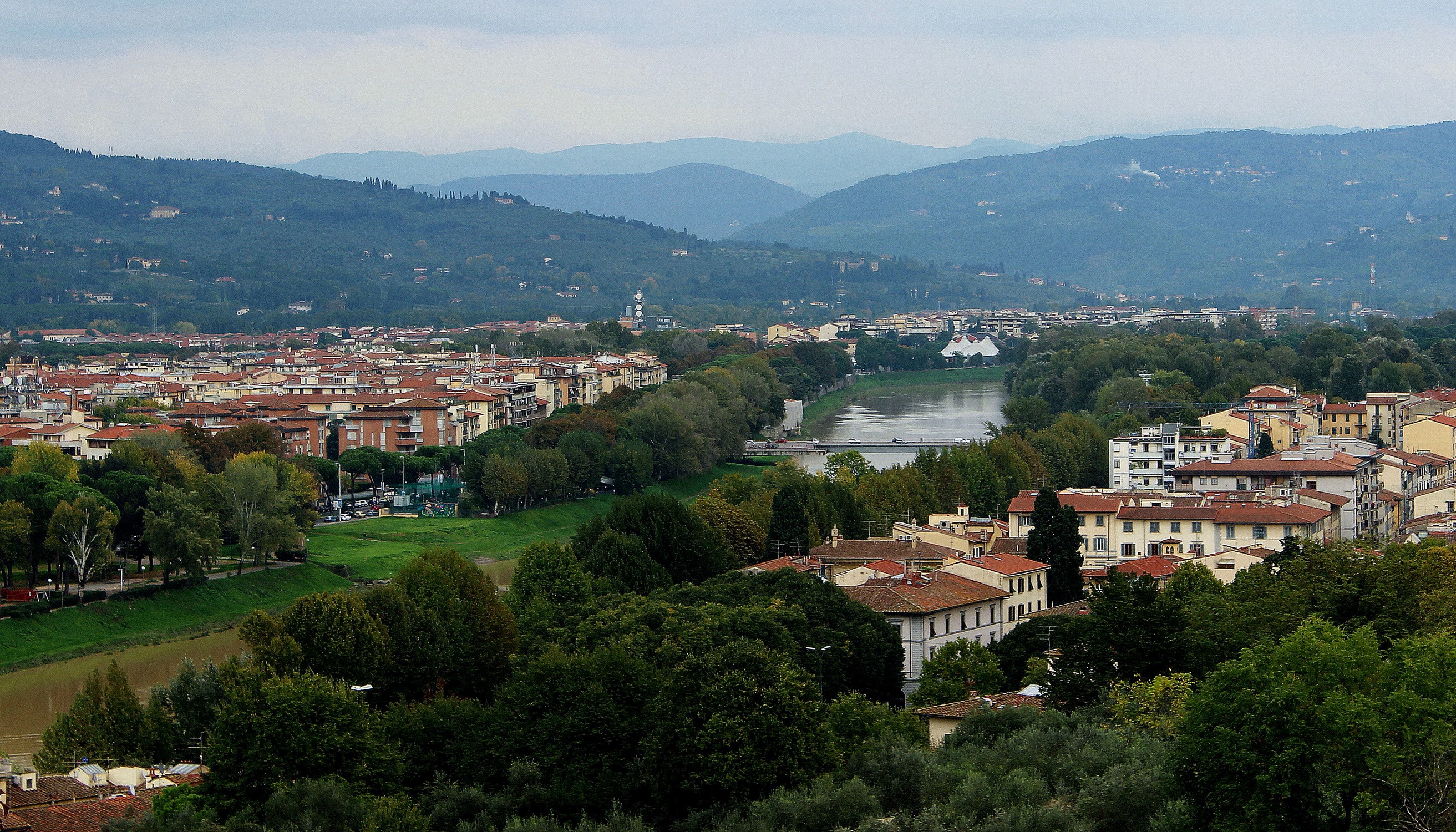 Florence, Italy cityscape with river and hills HD Wallpaper