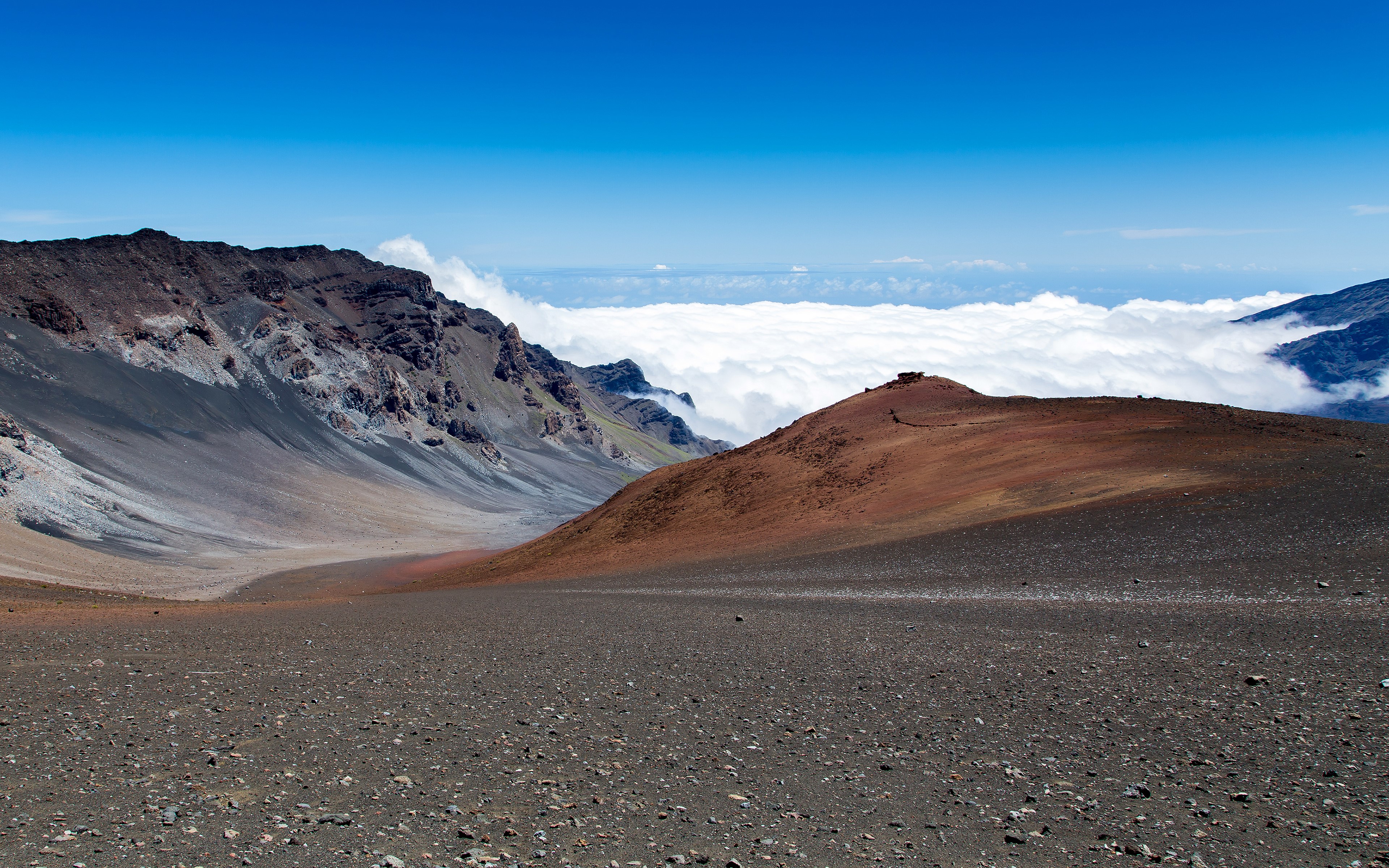 Volcano Haleakala, Hawaiian island of Maui HD Wallpaper