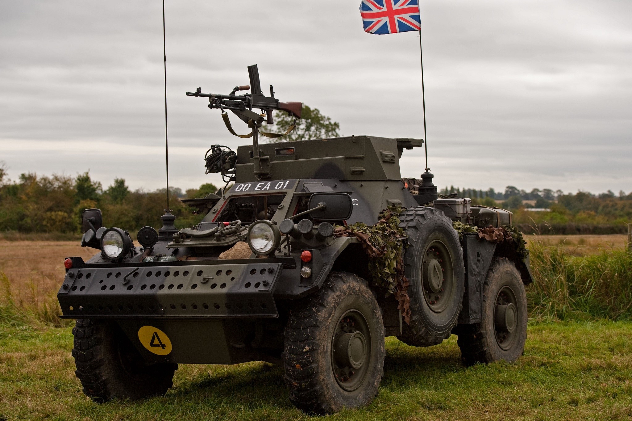 Daimler Mk Dingo Armored Car with British Flag HD Wallpaper