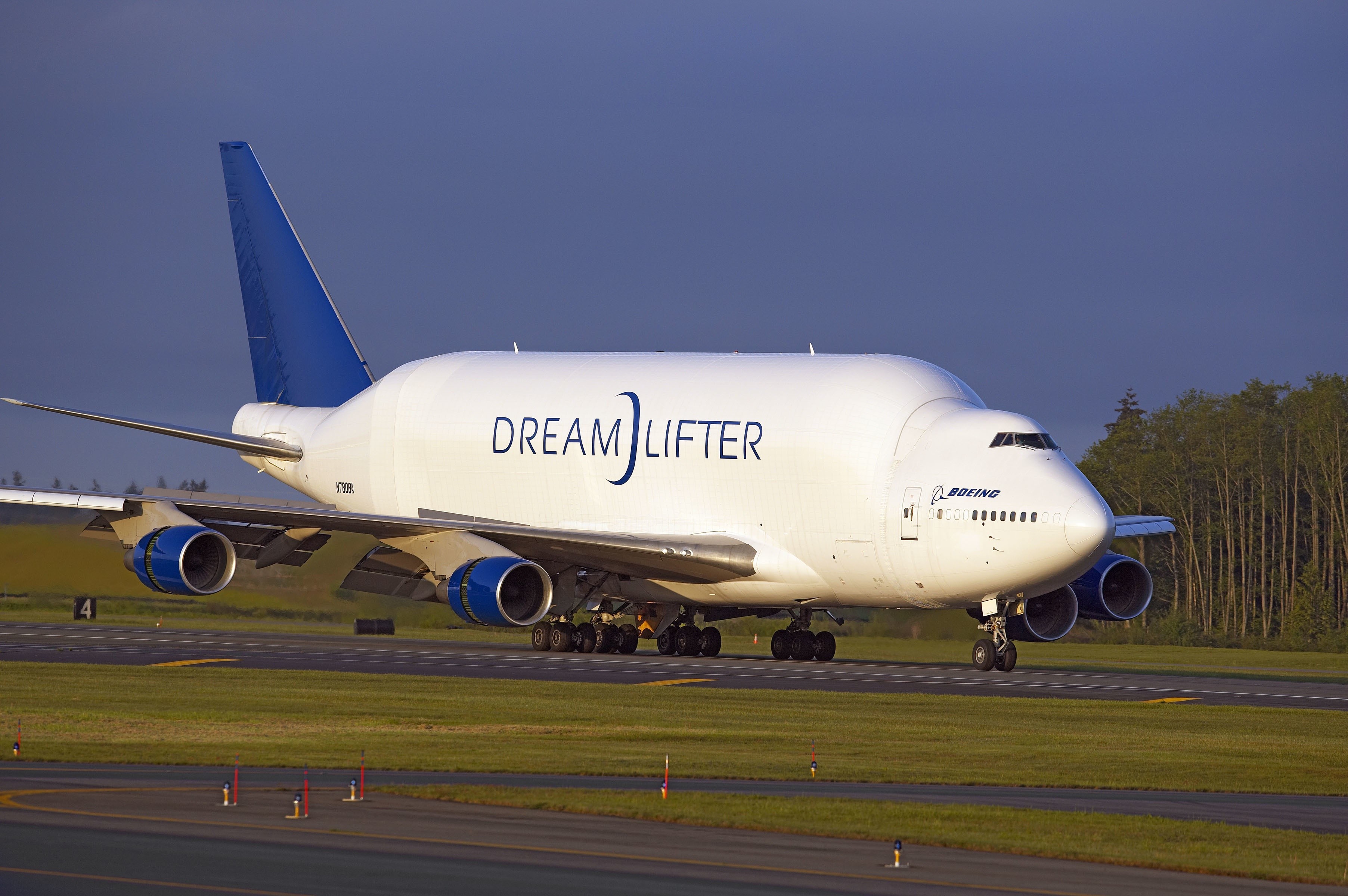 Boeing 747 Dreamlifter on tarmac HD Wallpaper