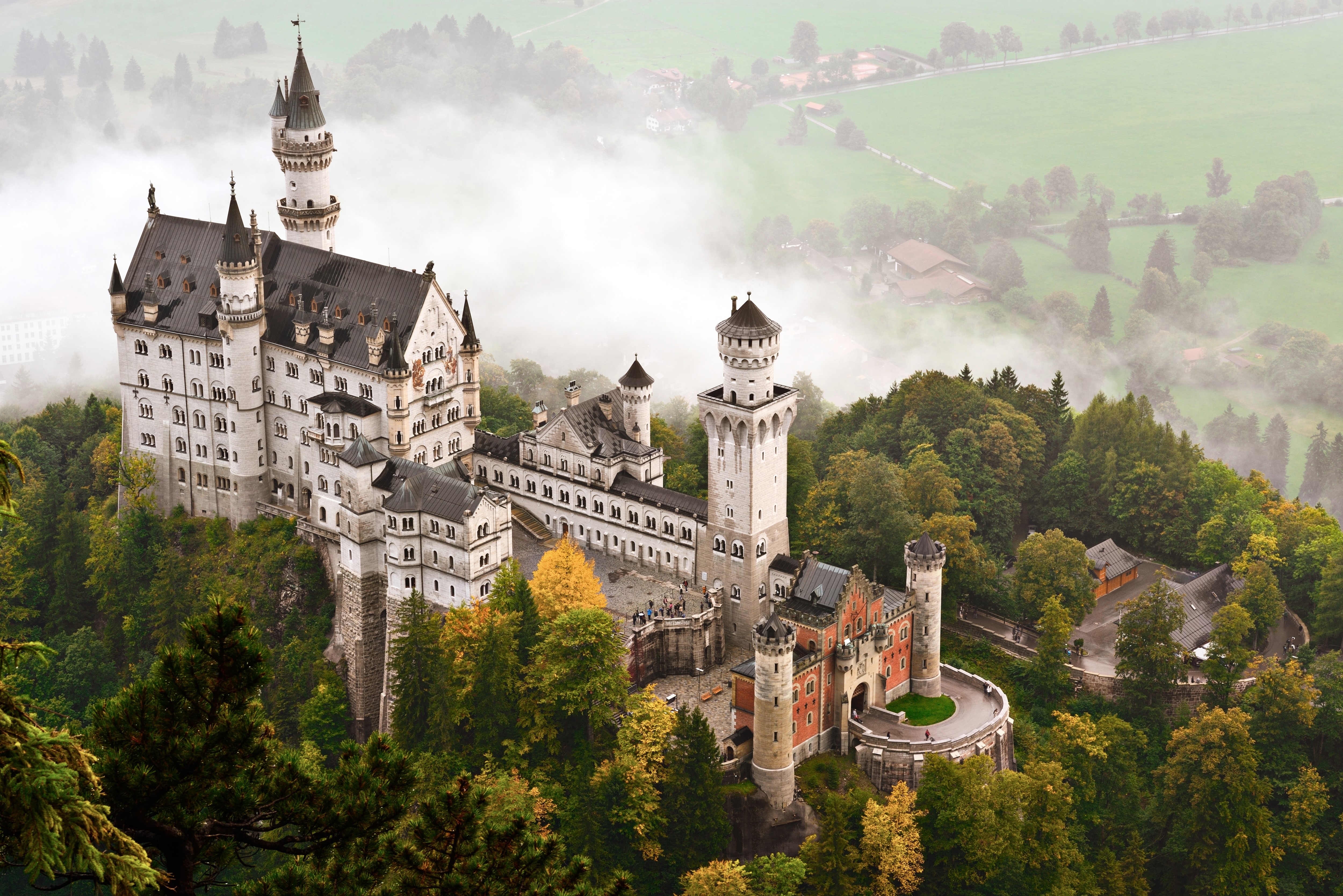 Neuschwanstein Castle in Bavaria, Germany HD Wallpaper