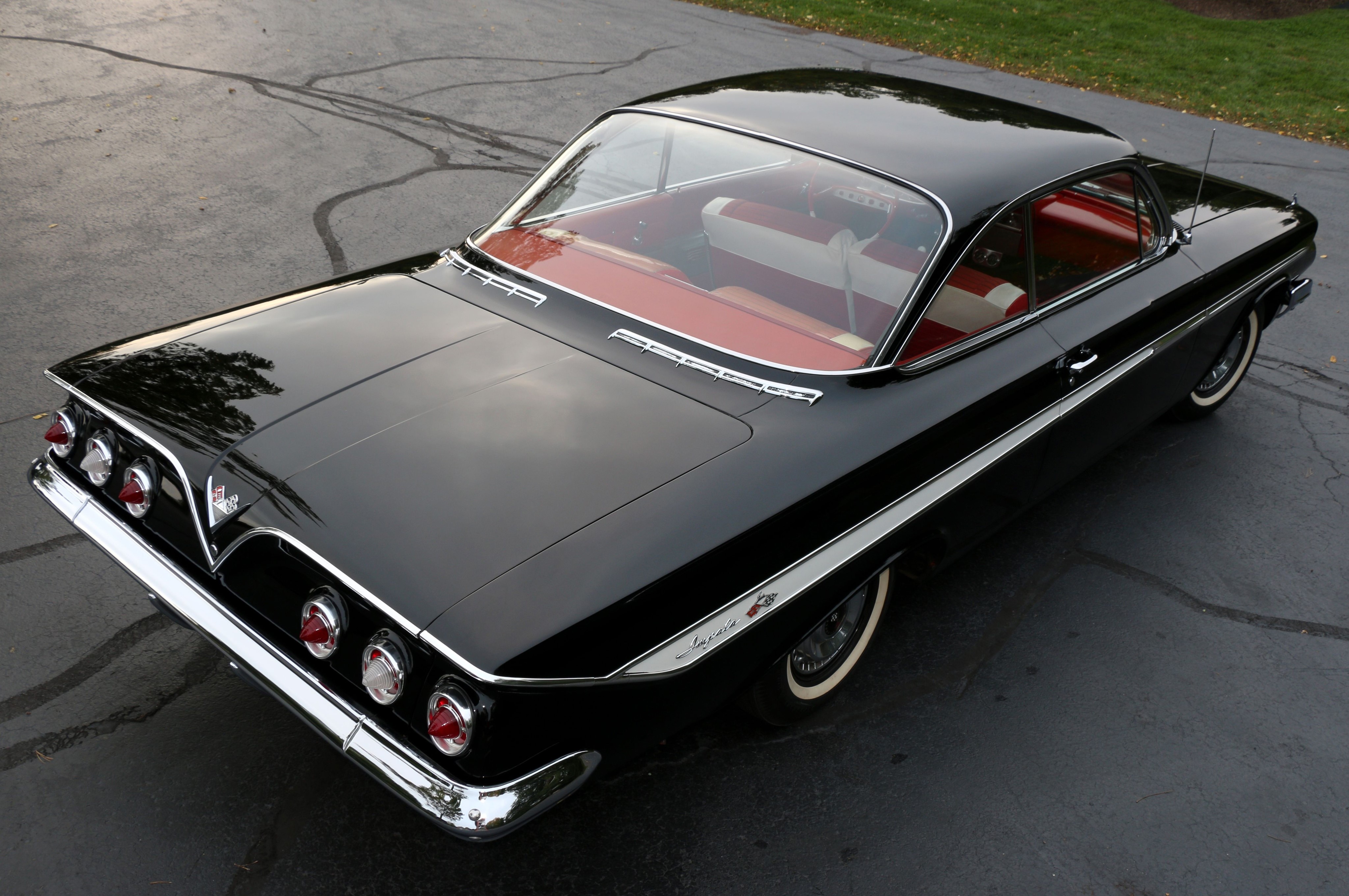 1961 Chevrolet Impala Sport Coupe, back view HD Wallpaper