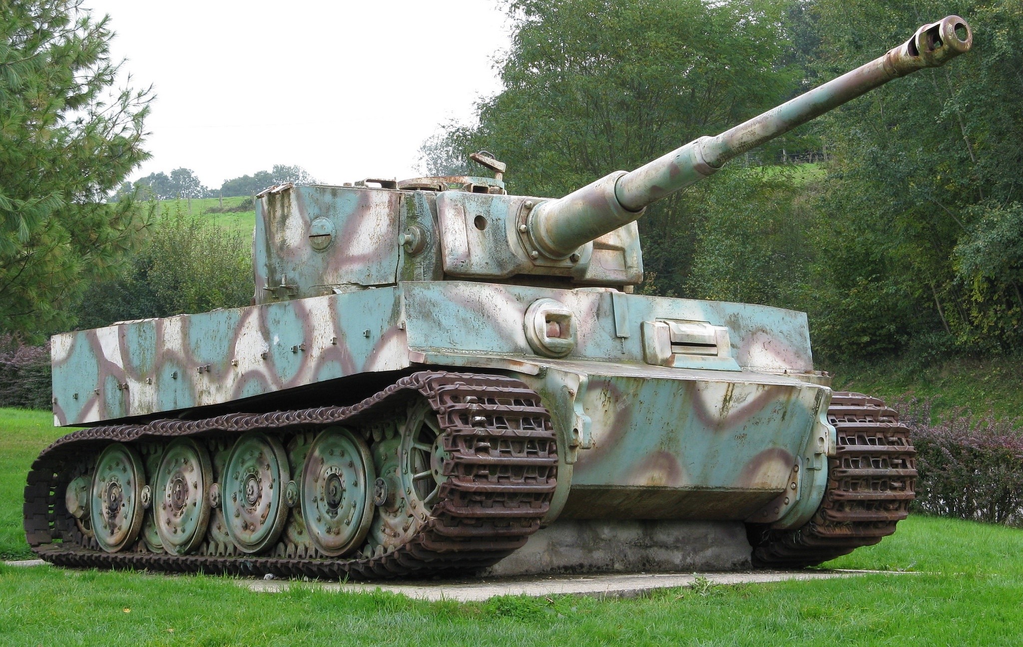Panzerkampfwagen Tiger Ausf. E tank HD Wallpaper