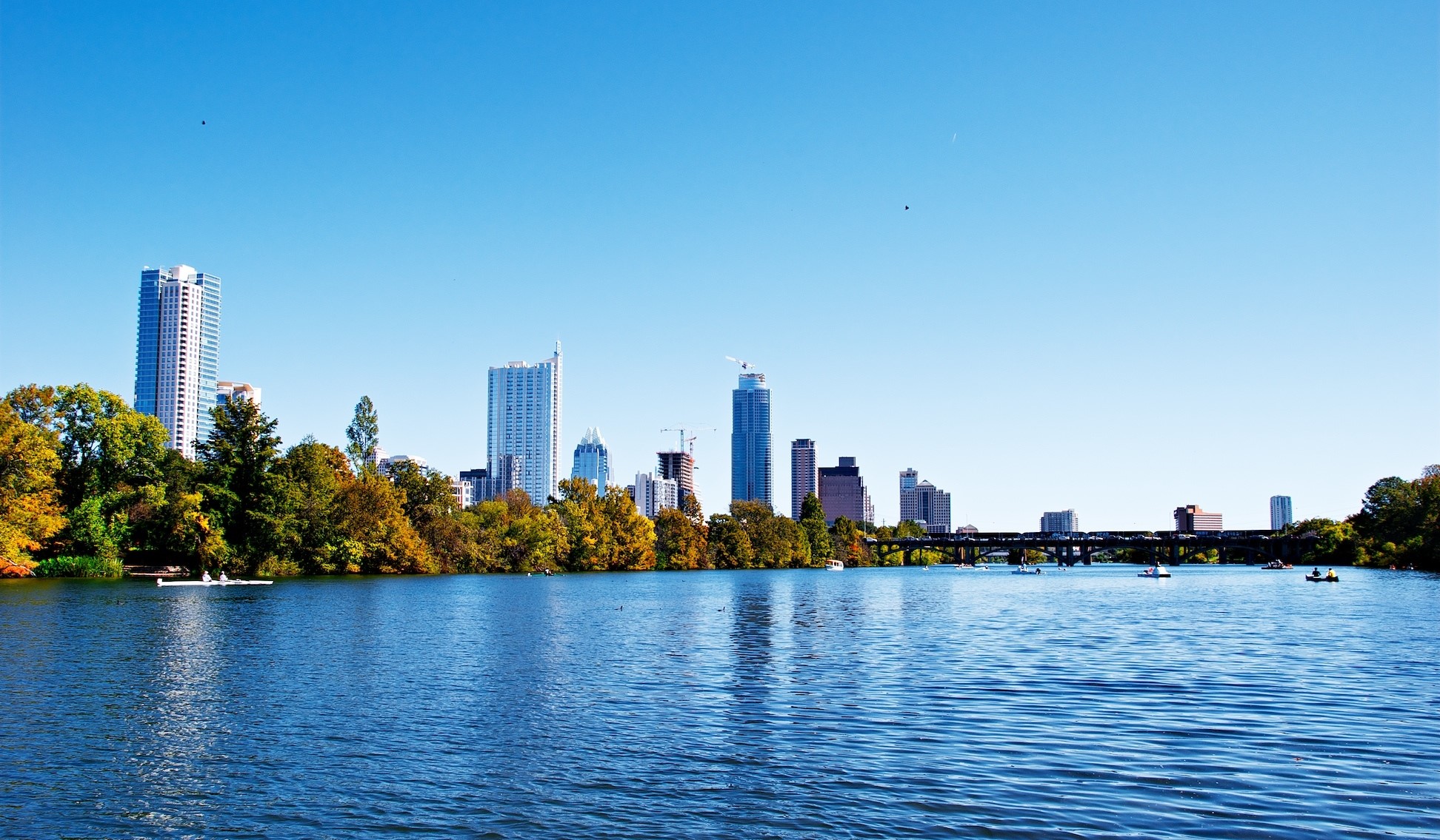 Austin skyline with a river and trees HD Wallpaper