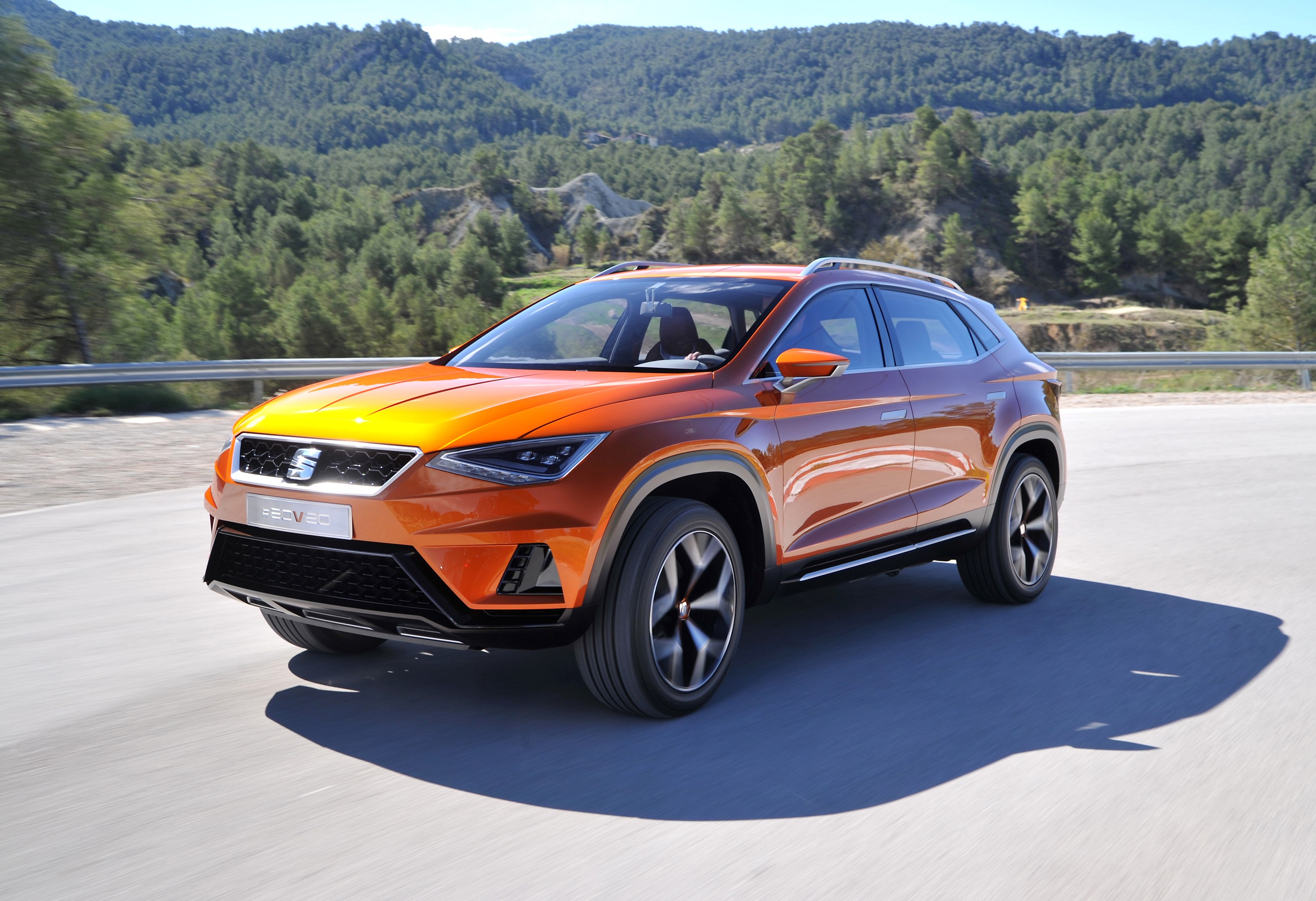 Seat 20V20 concept car in orange metallic HD Wallpaper
