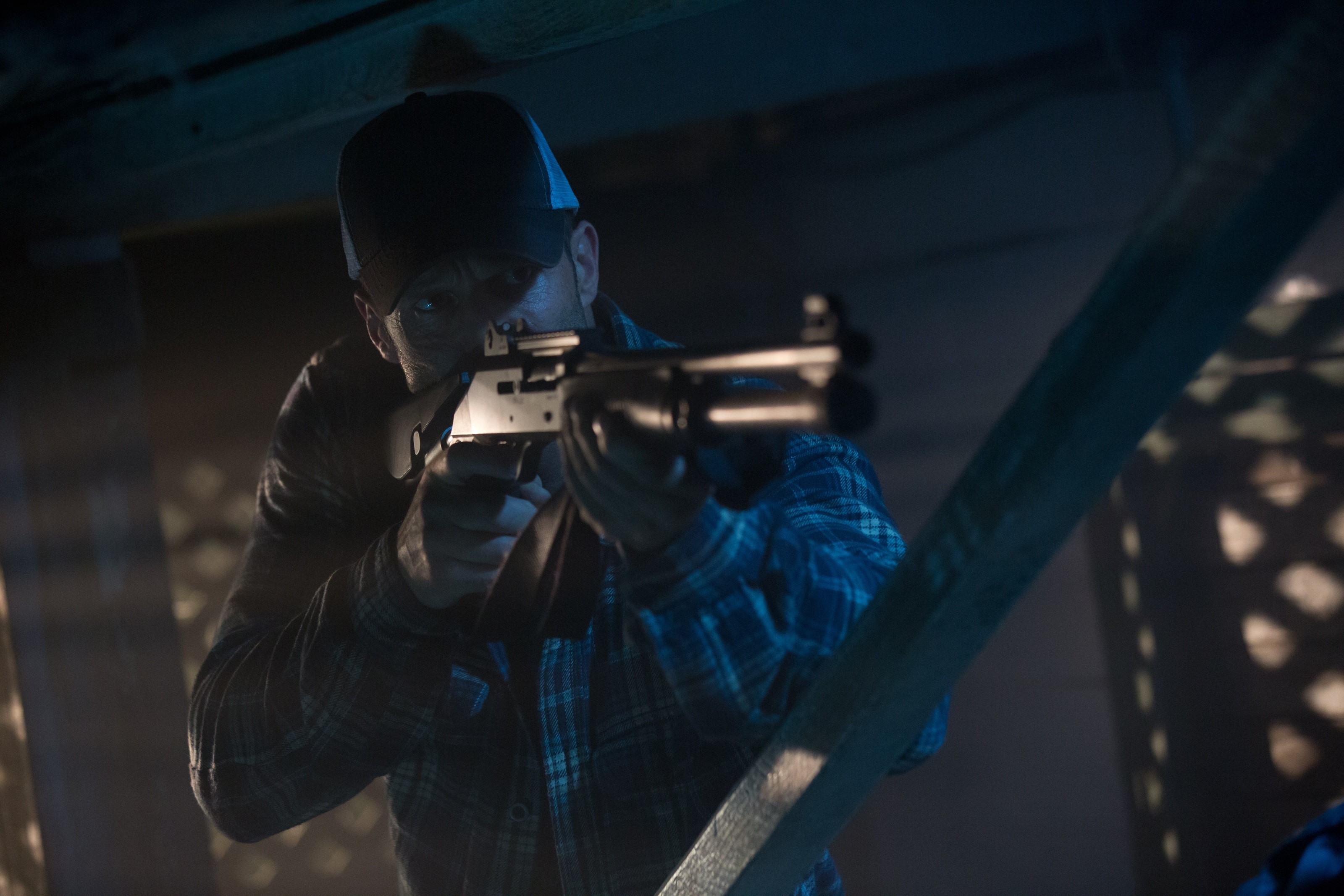 Phil Broker from Homefront with a shotgun HD Wallpaper