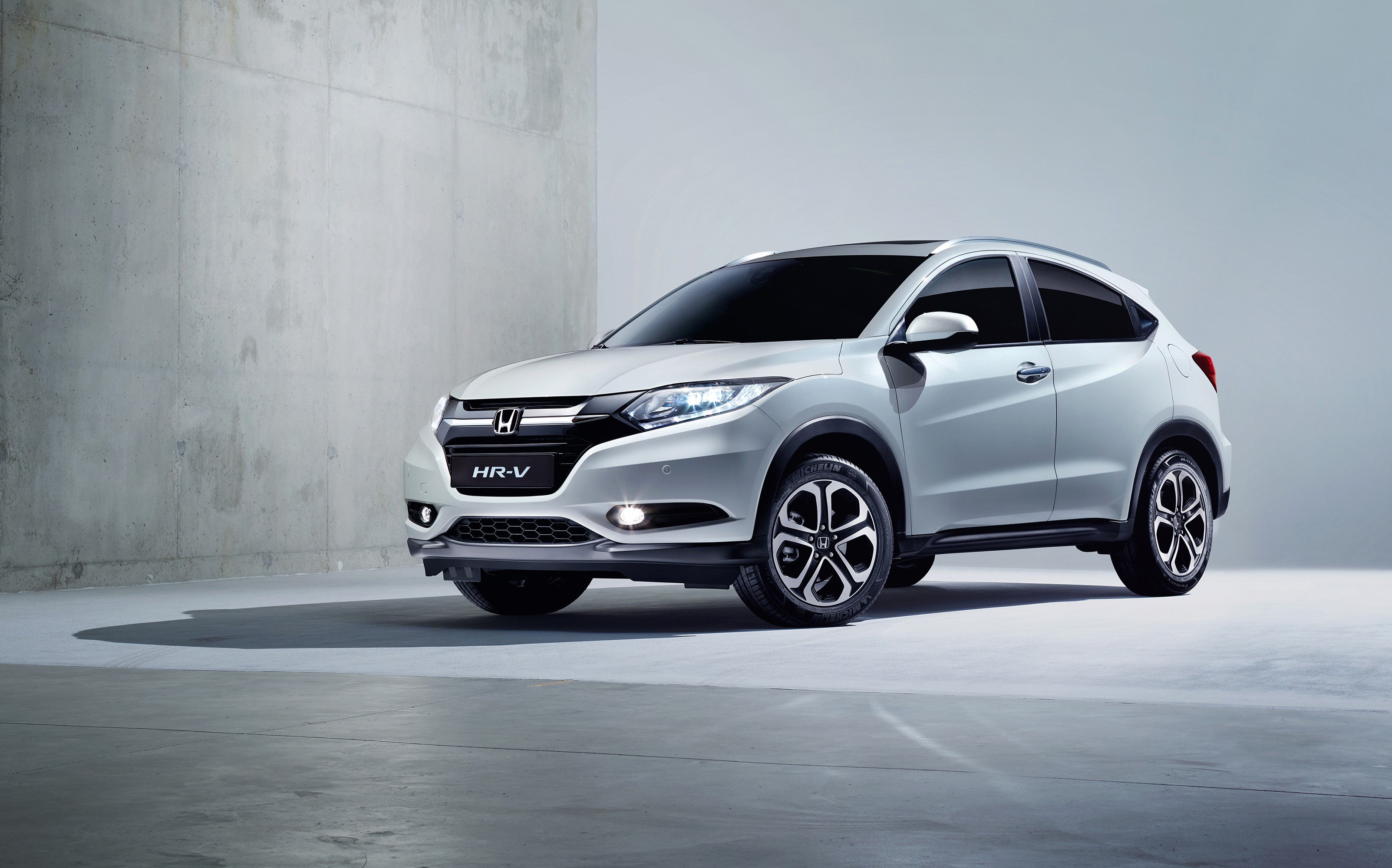 White 2015 Honda HR-V HD Wallpaper