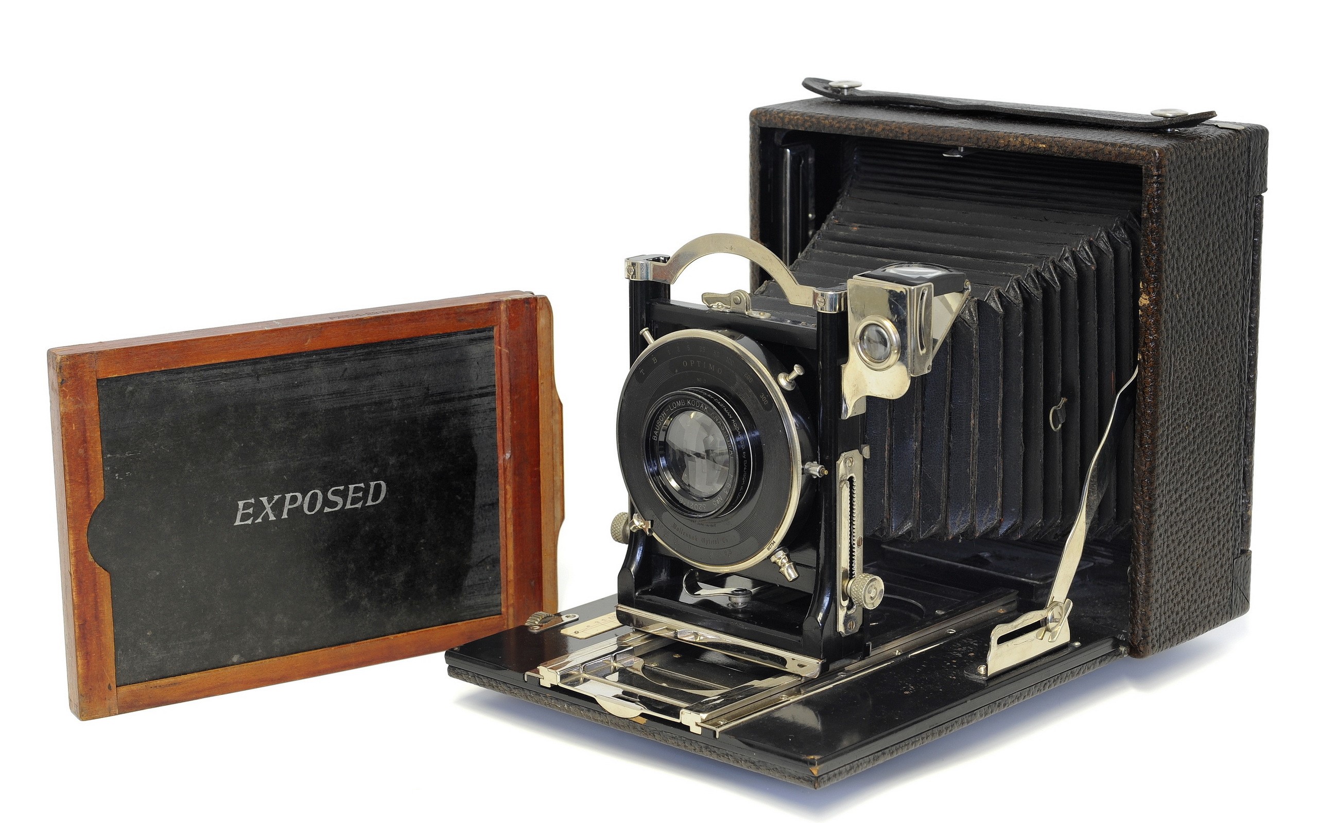 Premo No. 9 5x7 camera with exposed plate holder HD Wallpaper
