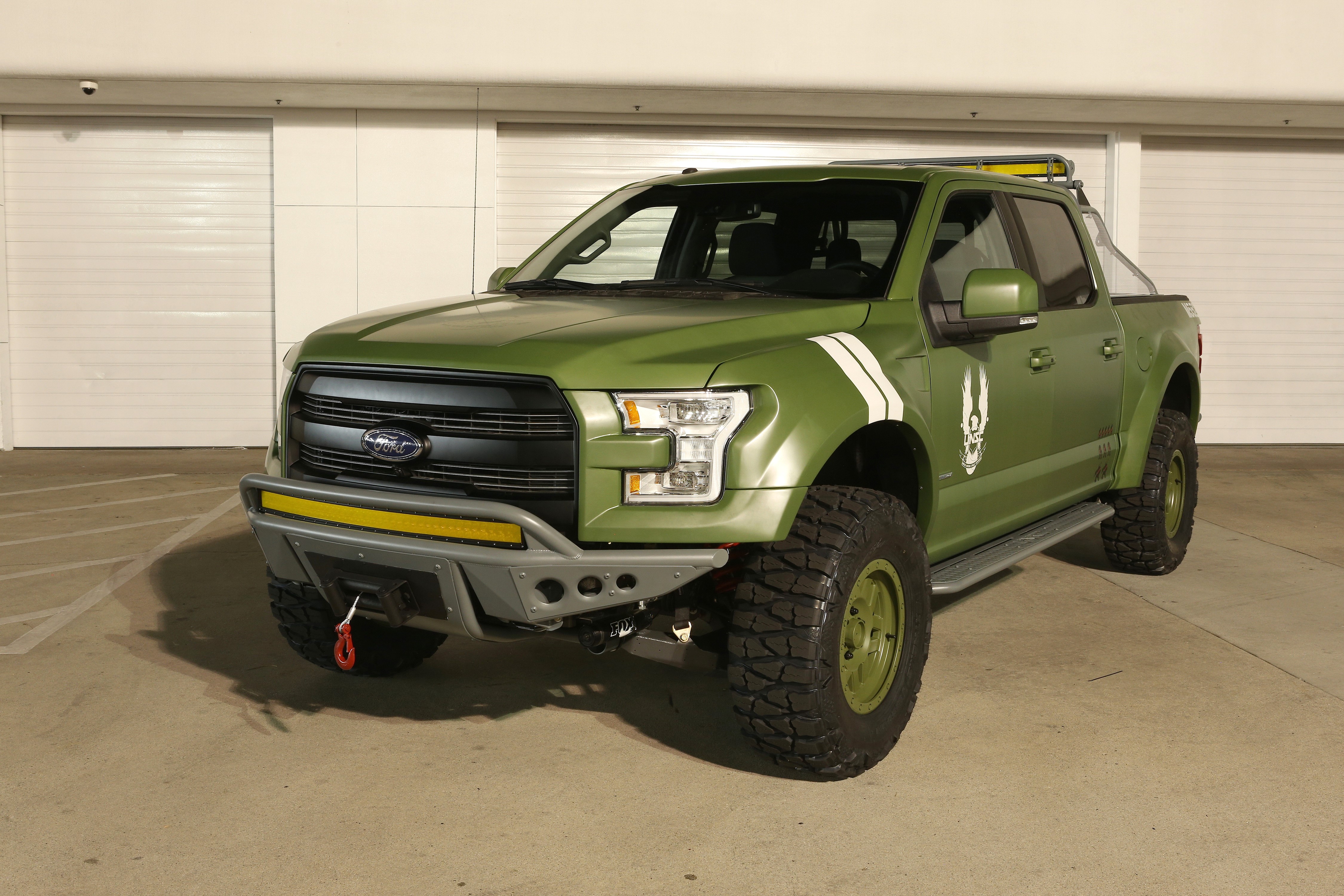 4K 2015 Ford F-150 Halo Sandcat Truck HD Wallpaper