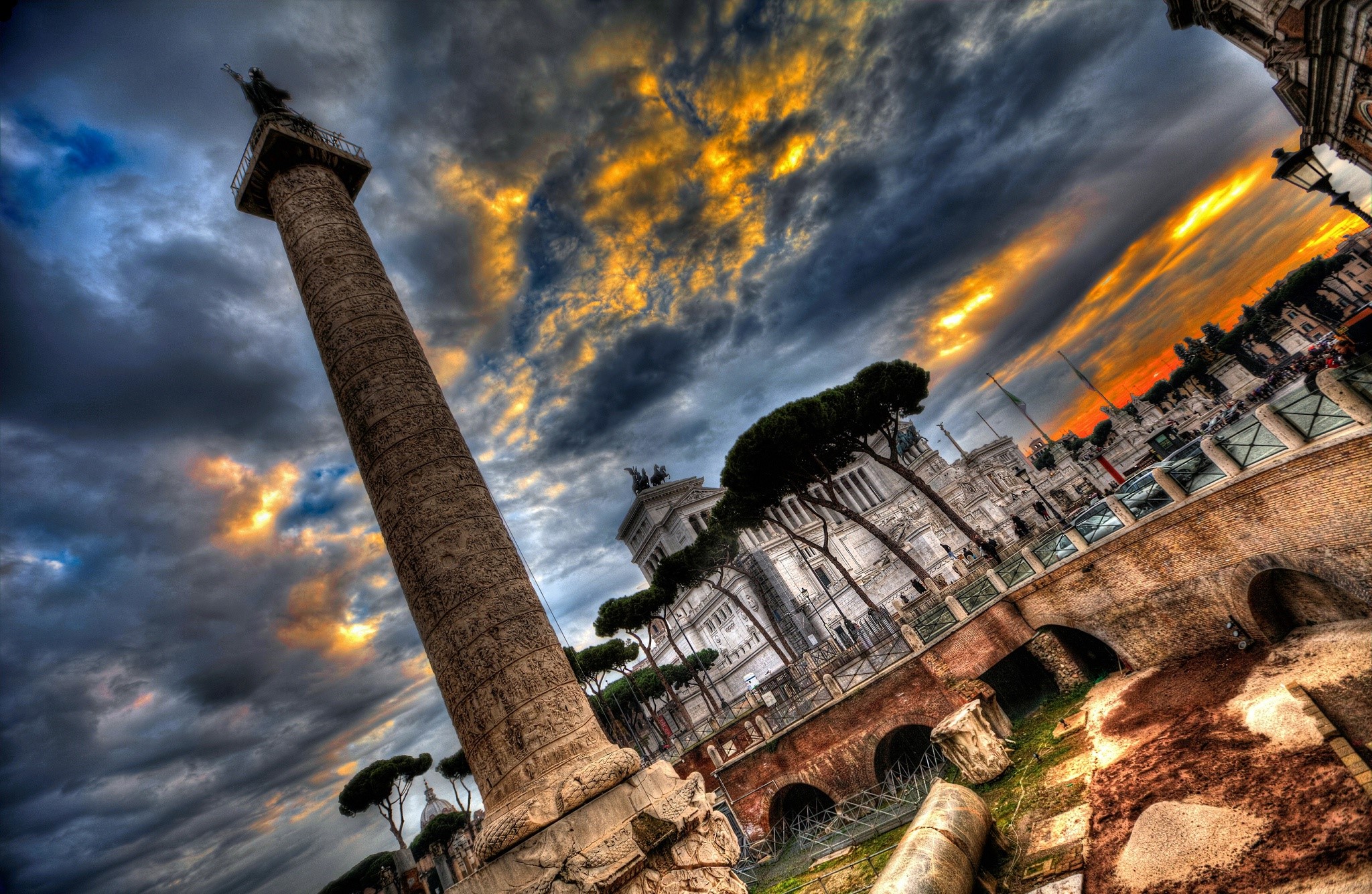 Trajan's Column and Altare della Patria, Rome, Italy HD Wallpaper