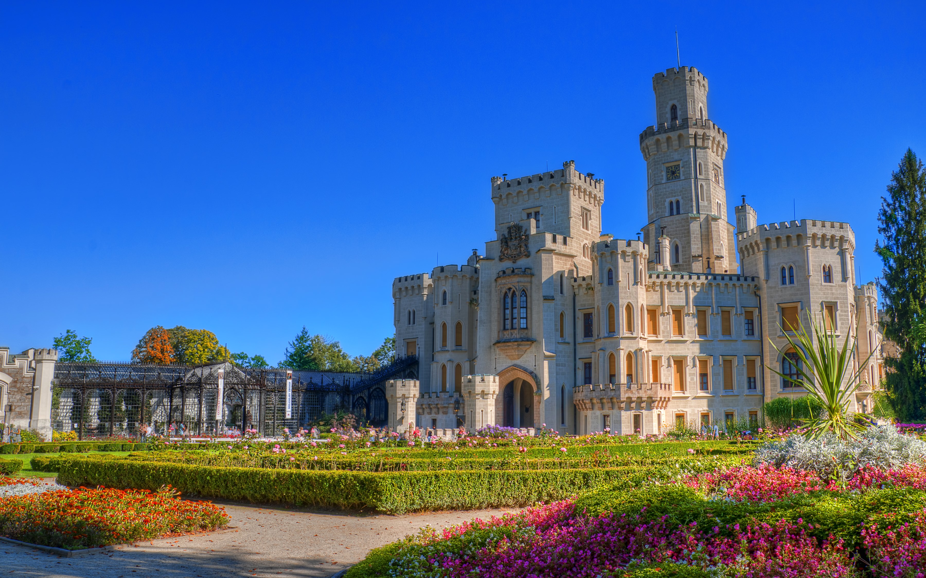 Hluboká Castle and Gardens, Czech Republic HD Wallpaper