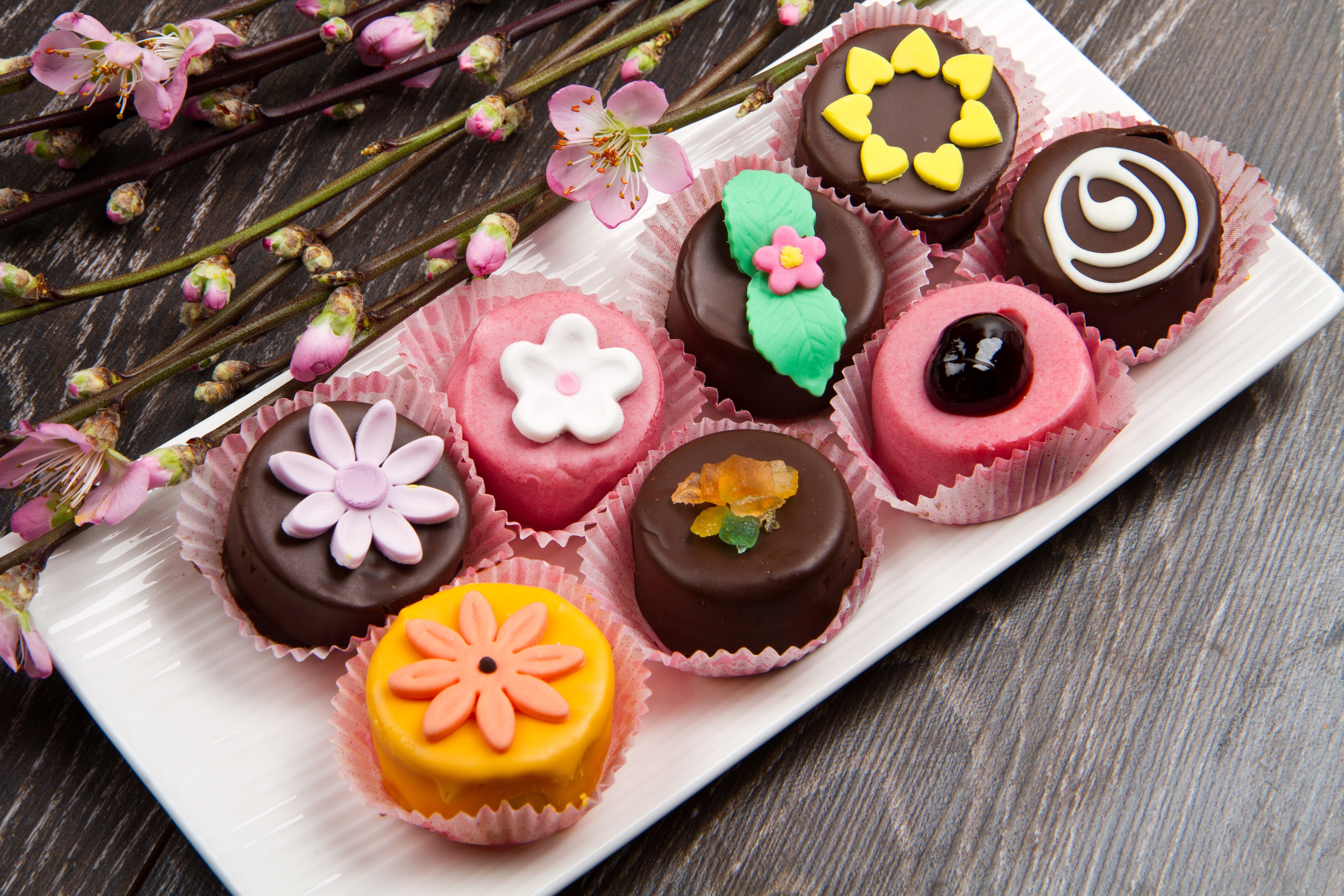 Sweets: Little cakes and cupcakes HD Wallpaper