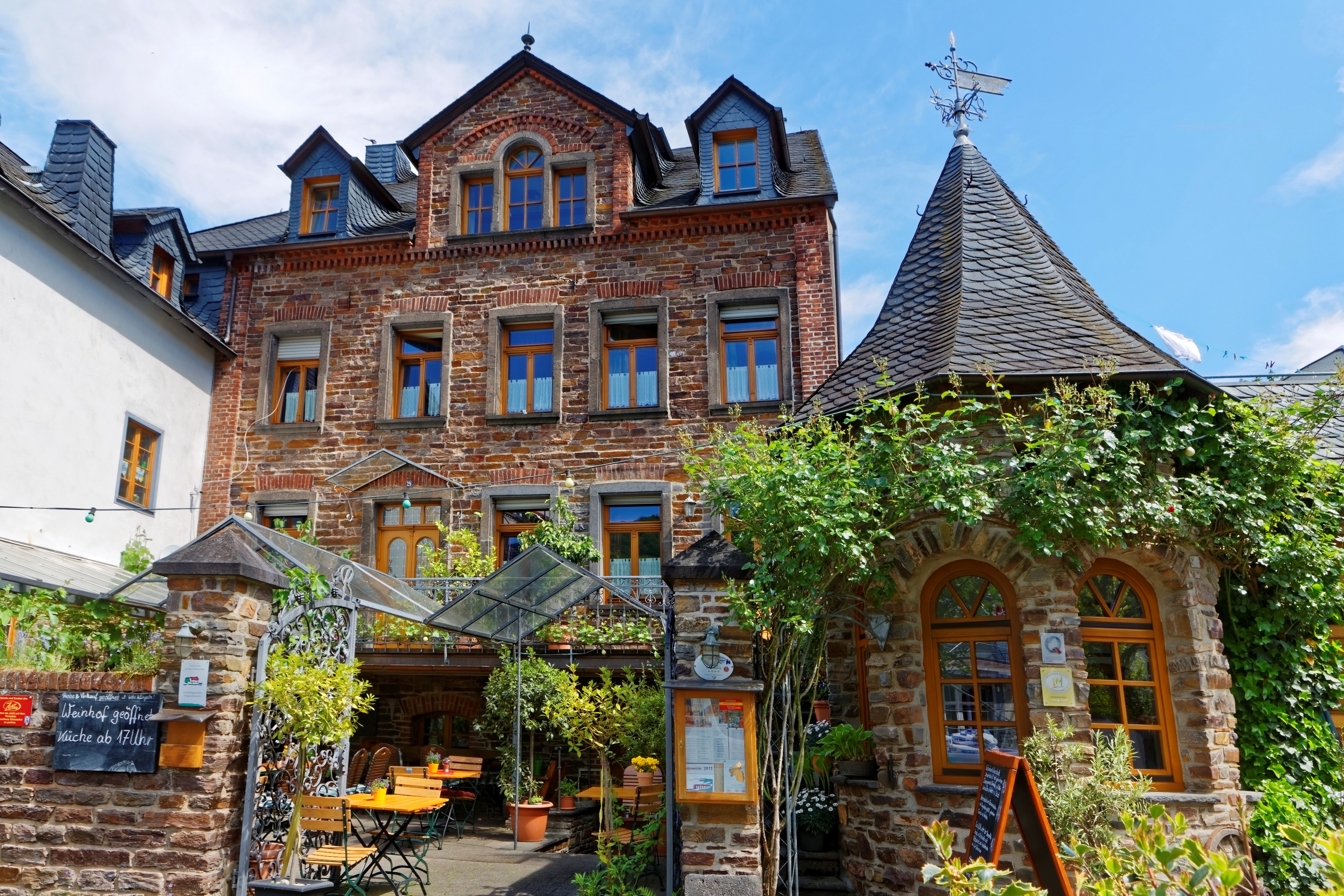 4K Ediger Germany Houses HD Wallpaper