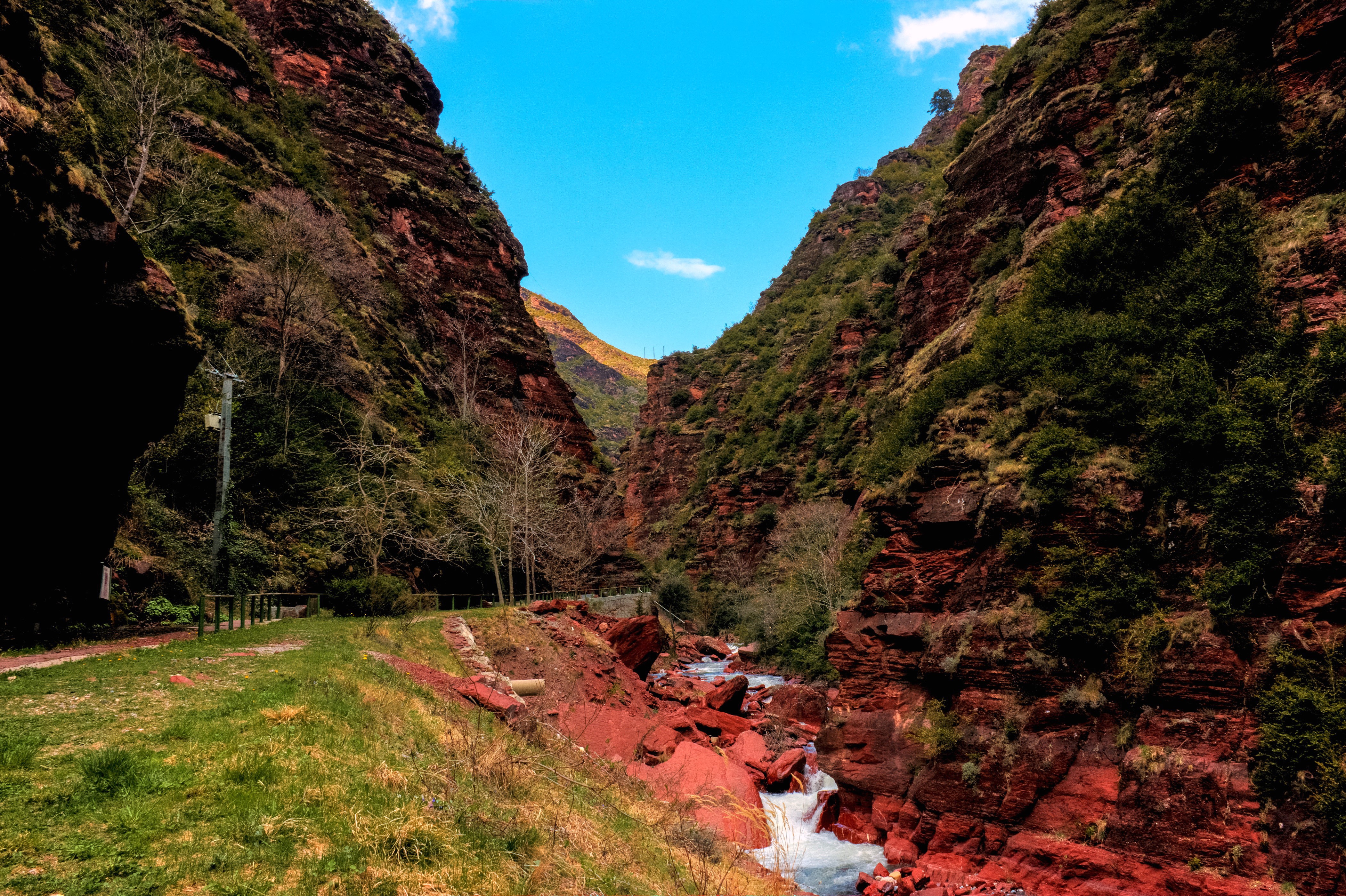 Red Rock Canyon with River in France HD Wallpaper