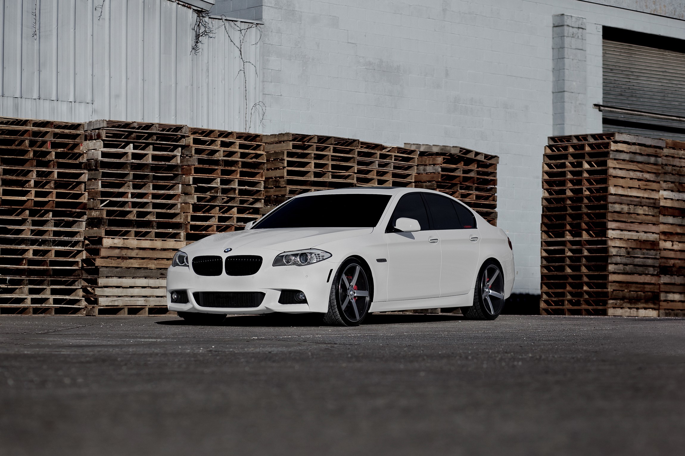 White BMW F10 5 Series Sedan HD Wallpaper