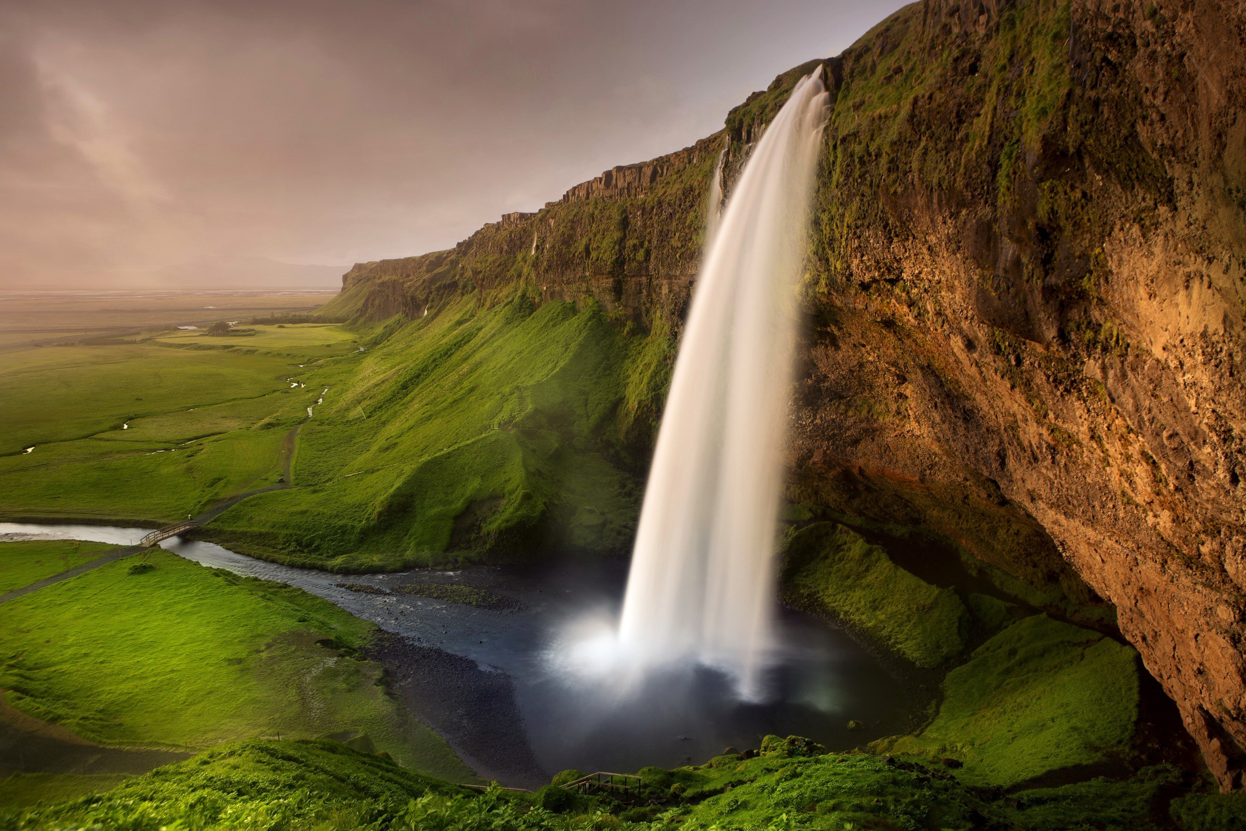Seljalandsfoss waterfall in Iceland HD Wallpaper