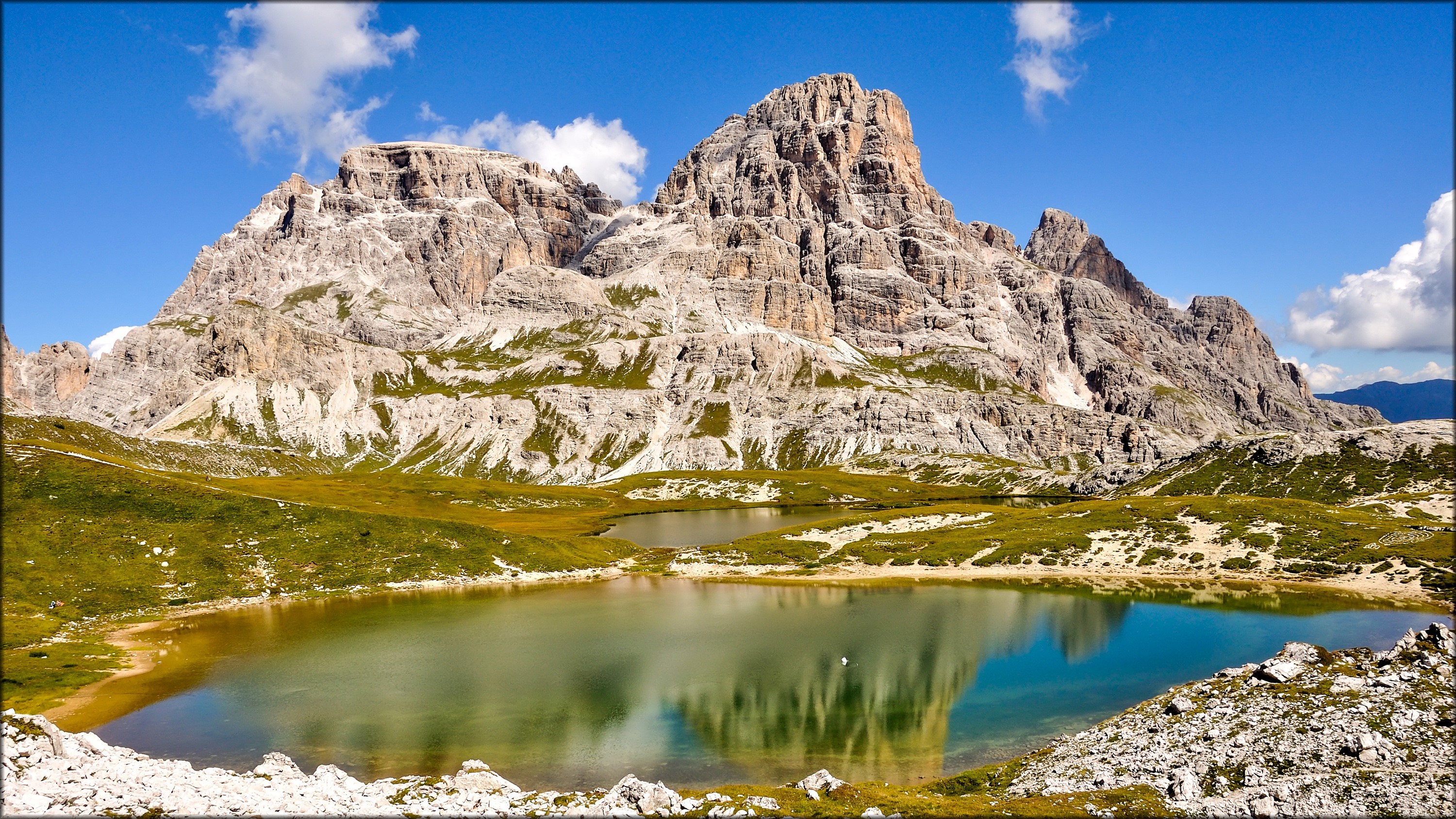 Tre Cime di Lavaredo mountains and lake in Italy HD Wallpaper