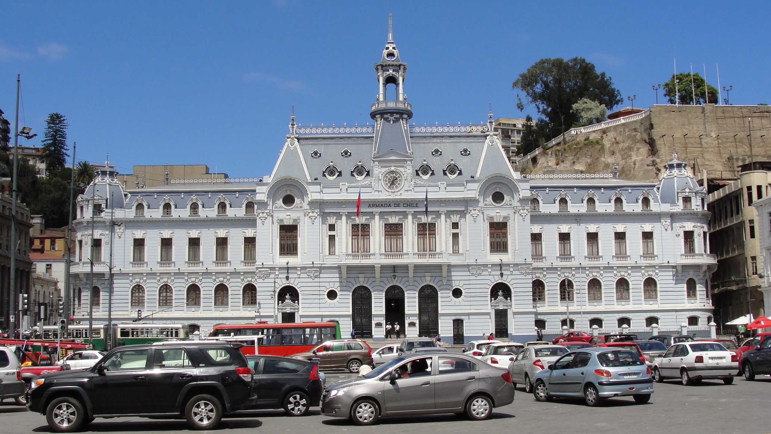 Armada de Chile building in Valparaiso, Chile HD Wallpaper