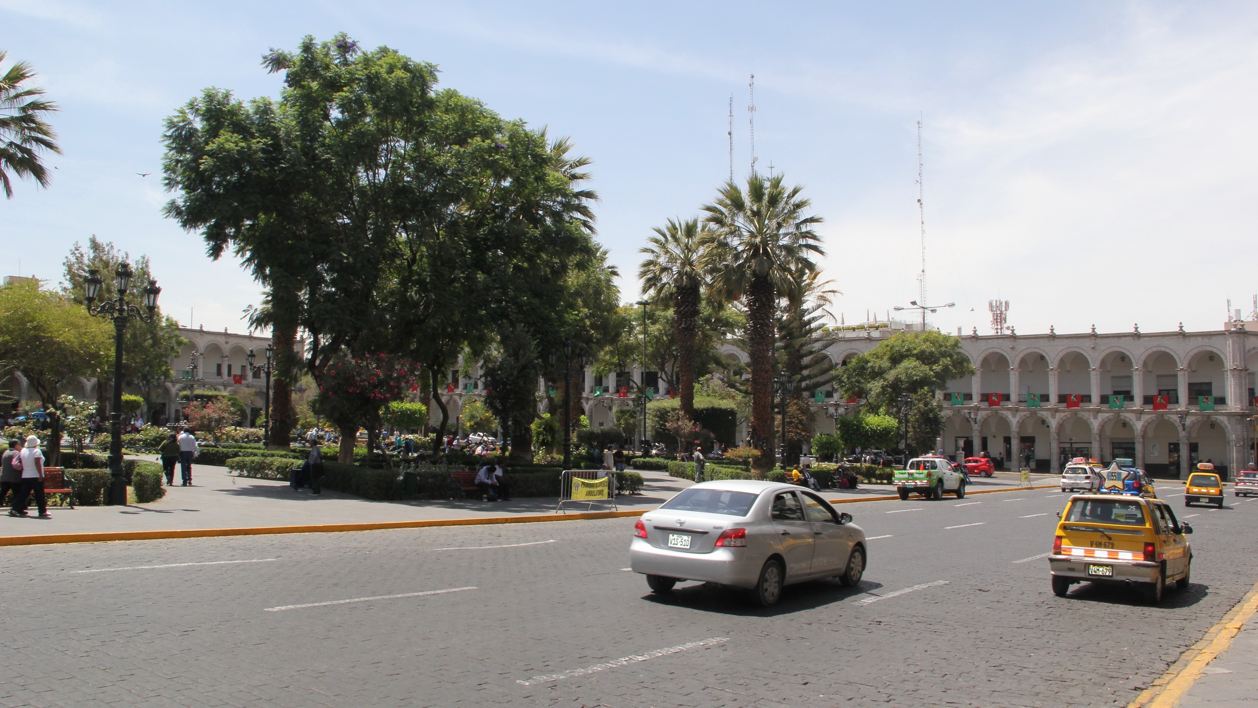 Plaza de Armas, Arequipa, Peru HD Wallpaper