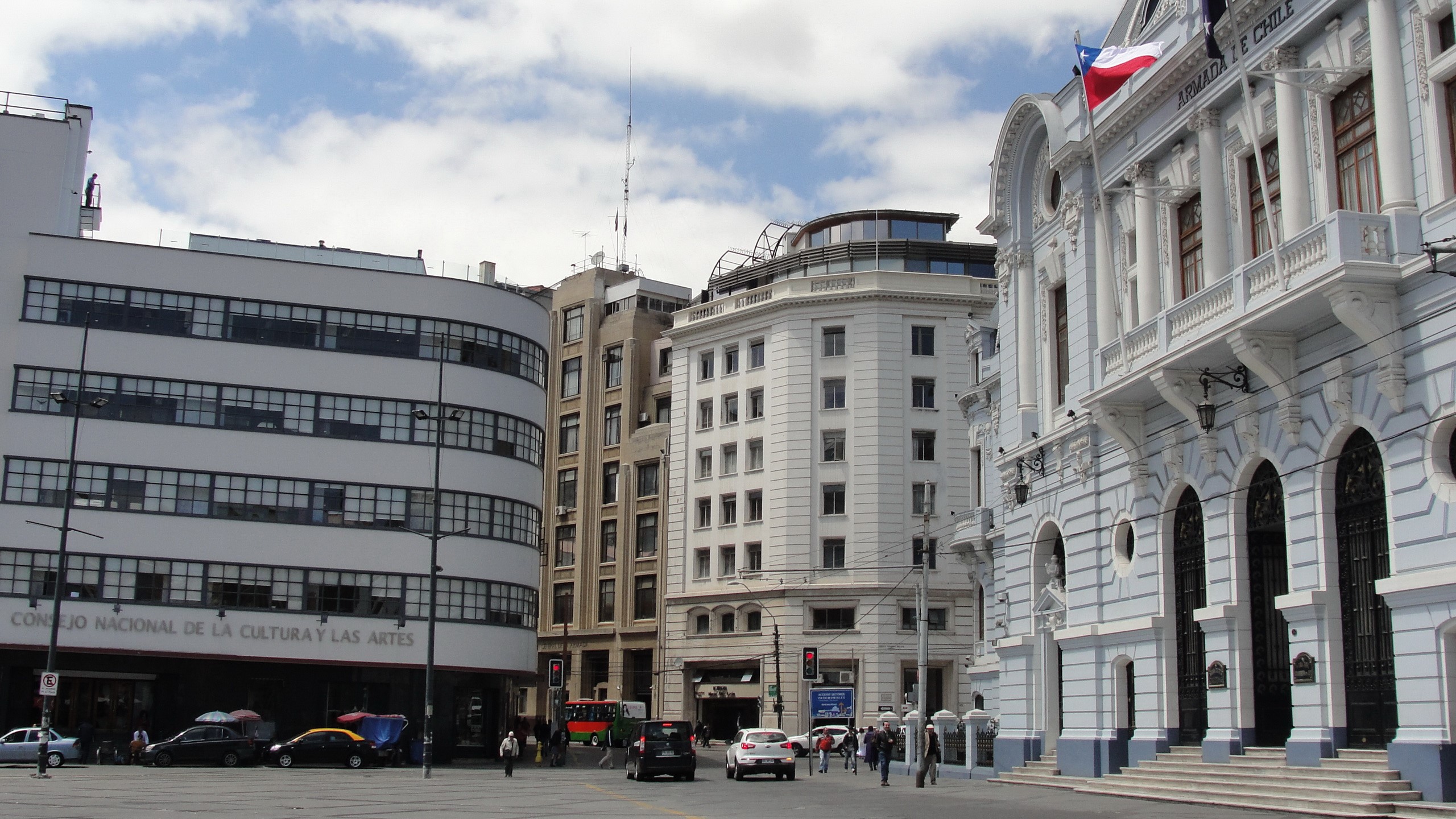 Buildings in Valparaiso, Chile HD Wallpaper