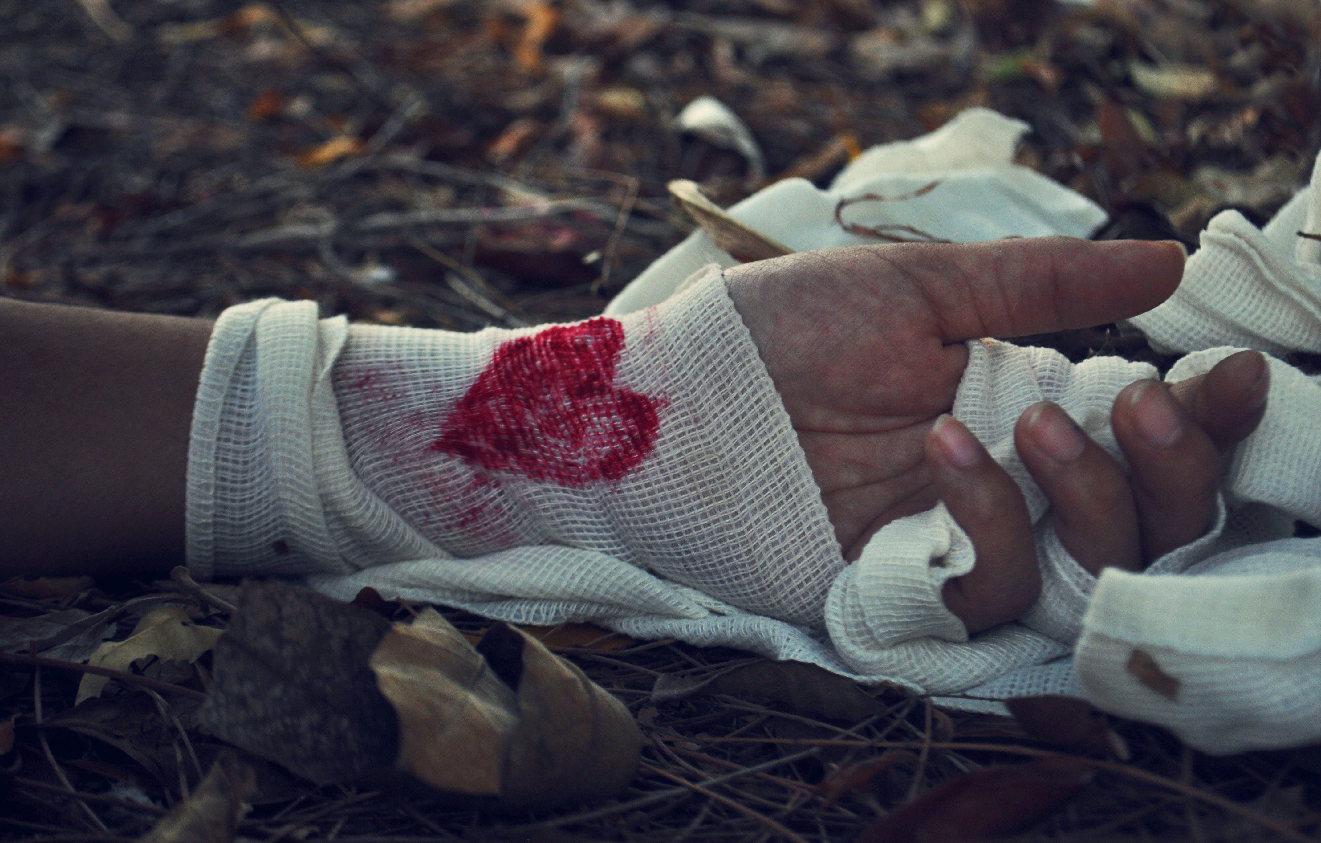 Hand with bloody bandage HD Wallpaper