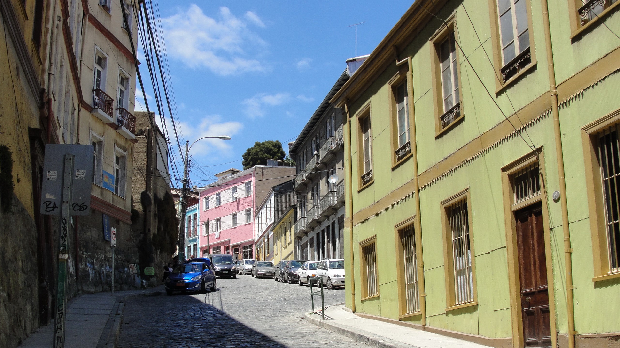 Street in Valparaiso, Chile with colorful houses HD Wallpaper