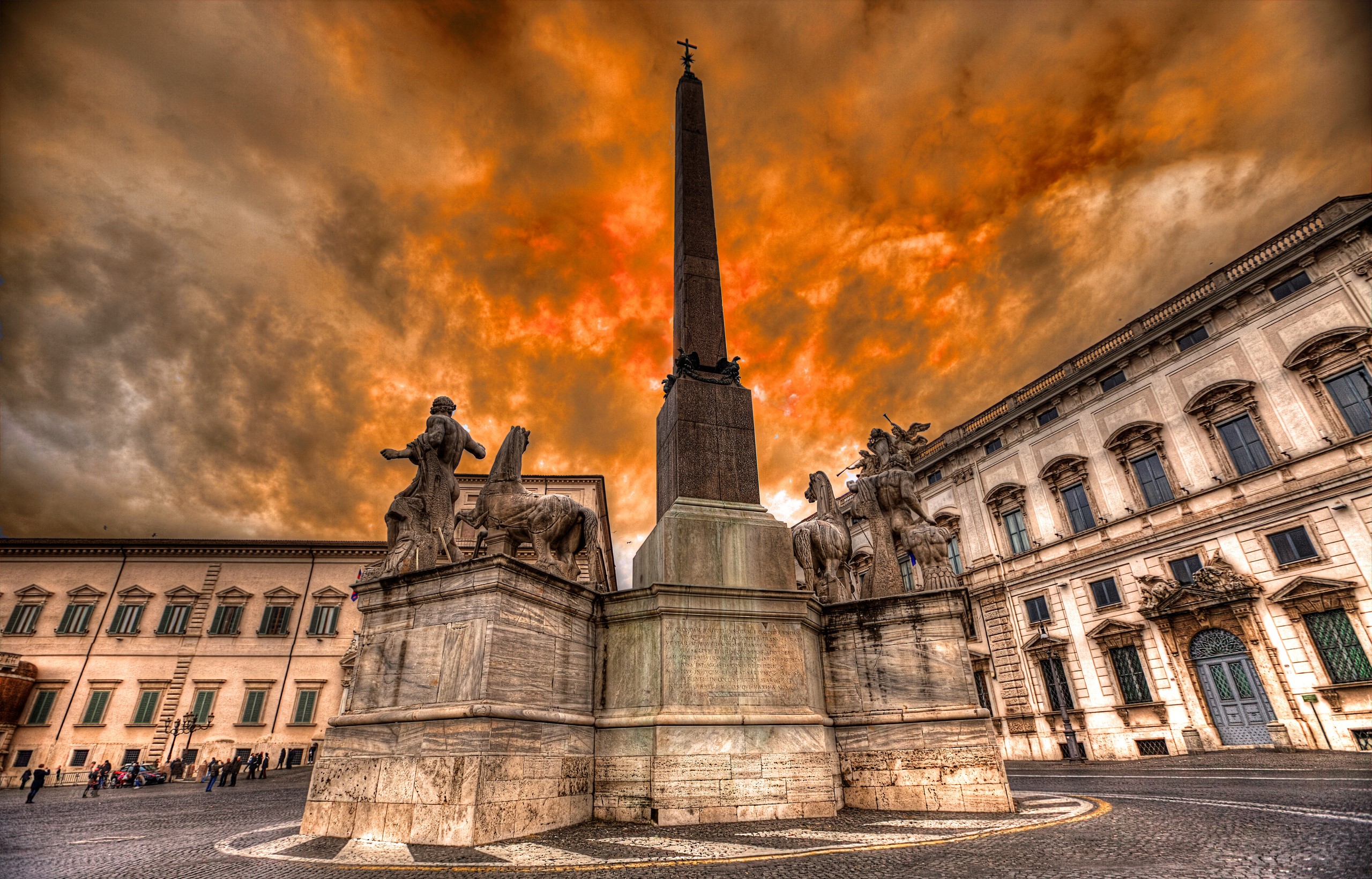 Fontana dei Dioscuri and Palazzo del Quirinale in Rome HD Wallpaper