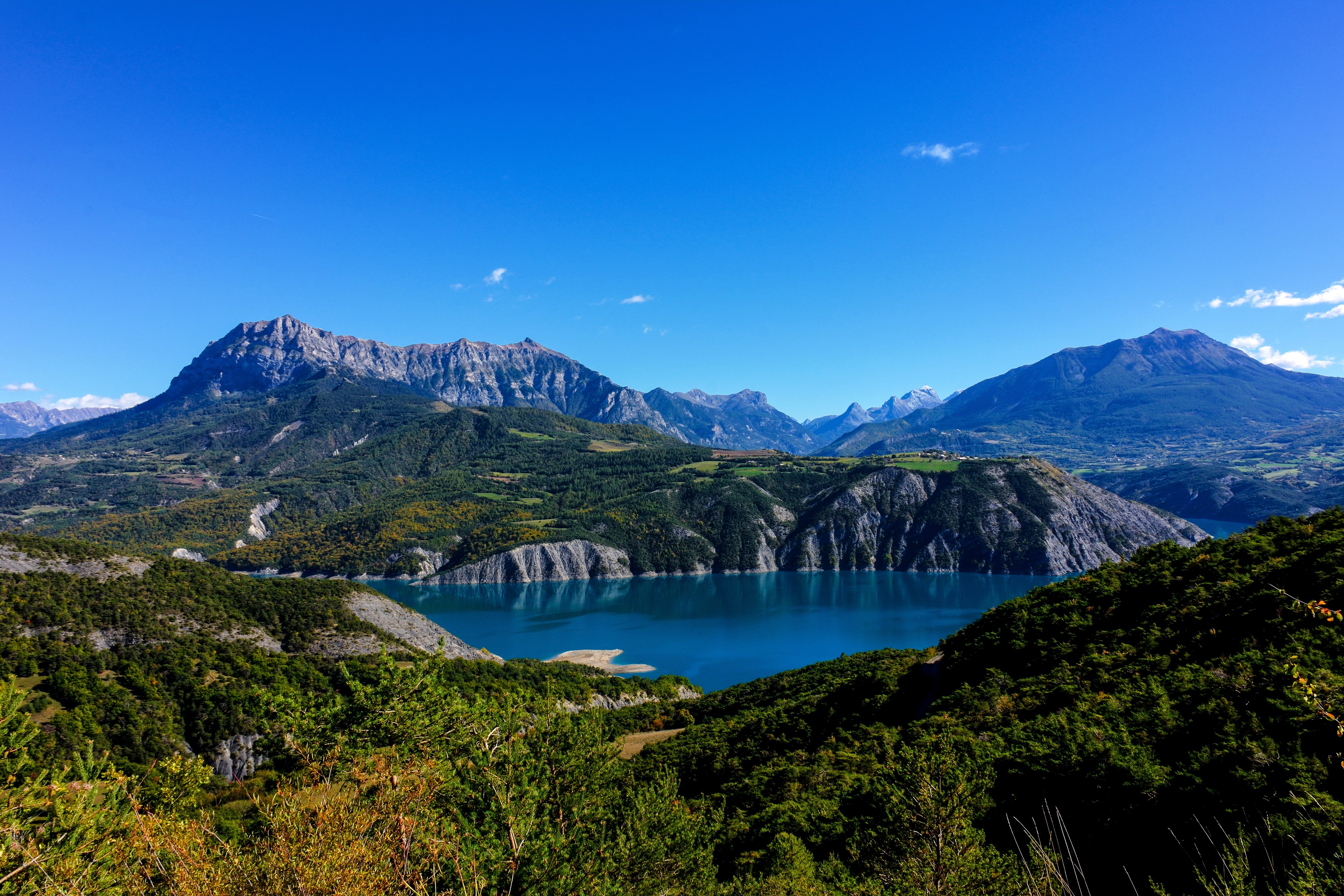 4K Scenery of Mountains and River in France HD Wallpaper